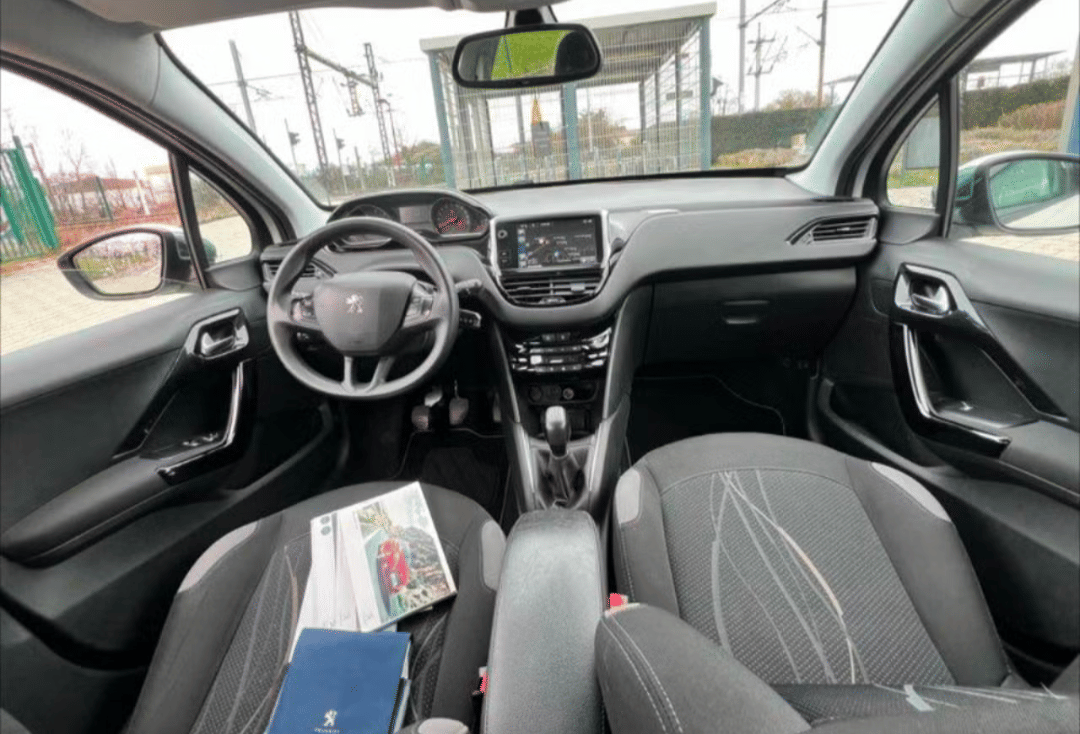 Peugeot 208 avec Régulateur de vitesse