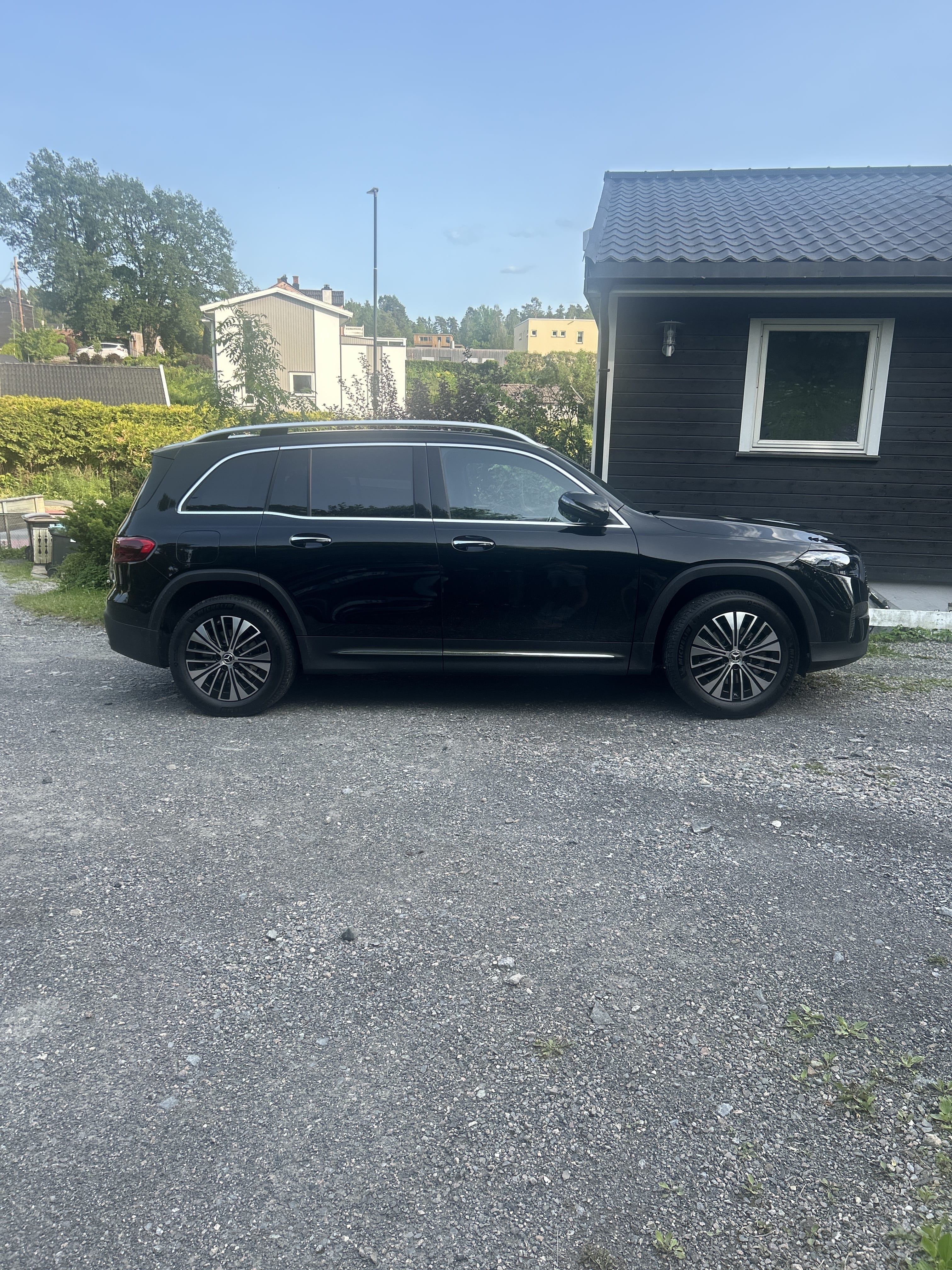 Mercedes-Benz EQB 300 4MATIC med Aircondition