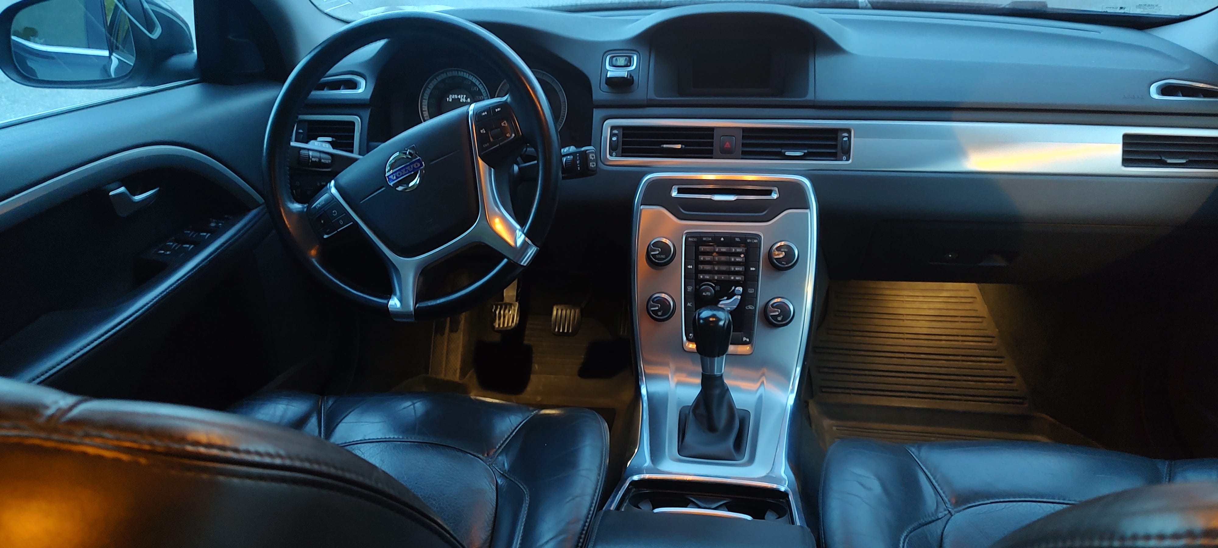 Volvo V70 med Lydinngang