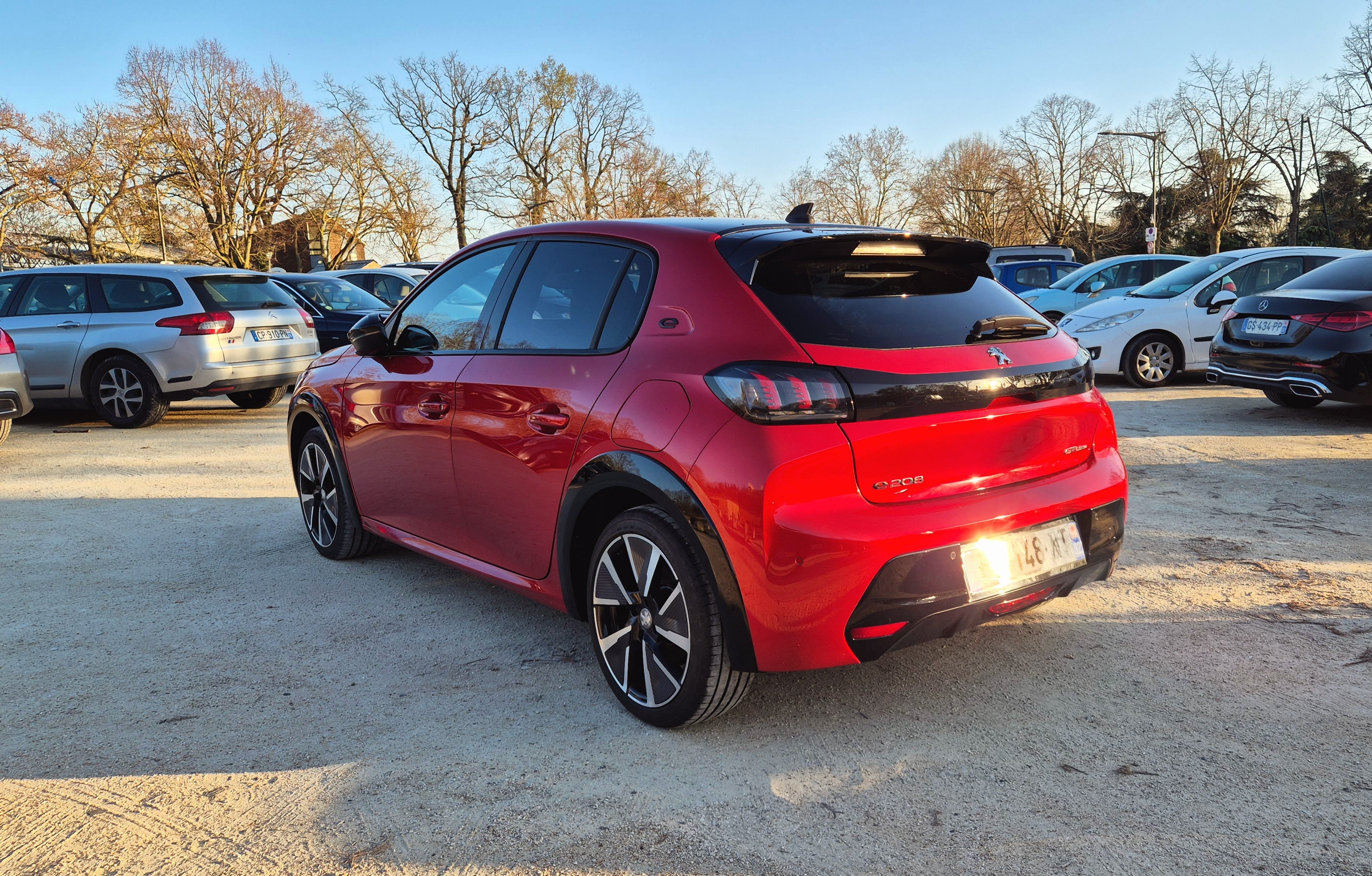 Peugeot e-208 GT avec Caméra de recul