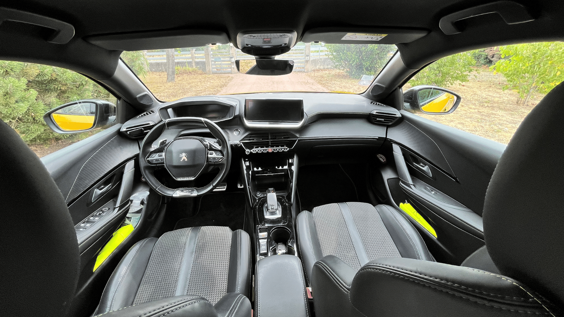 Peugeot 208 GT Line  Boîte Auto •  CarPlay avec GPS