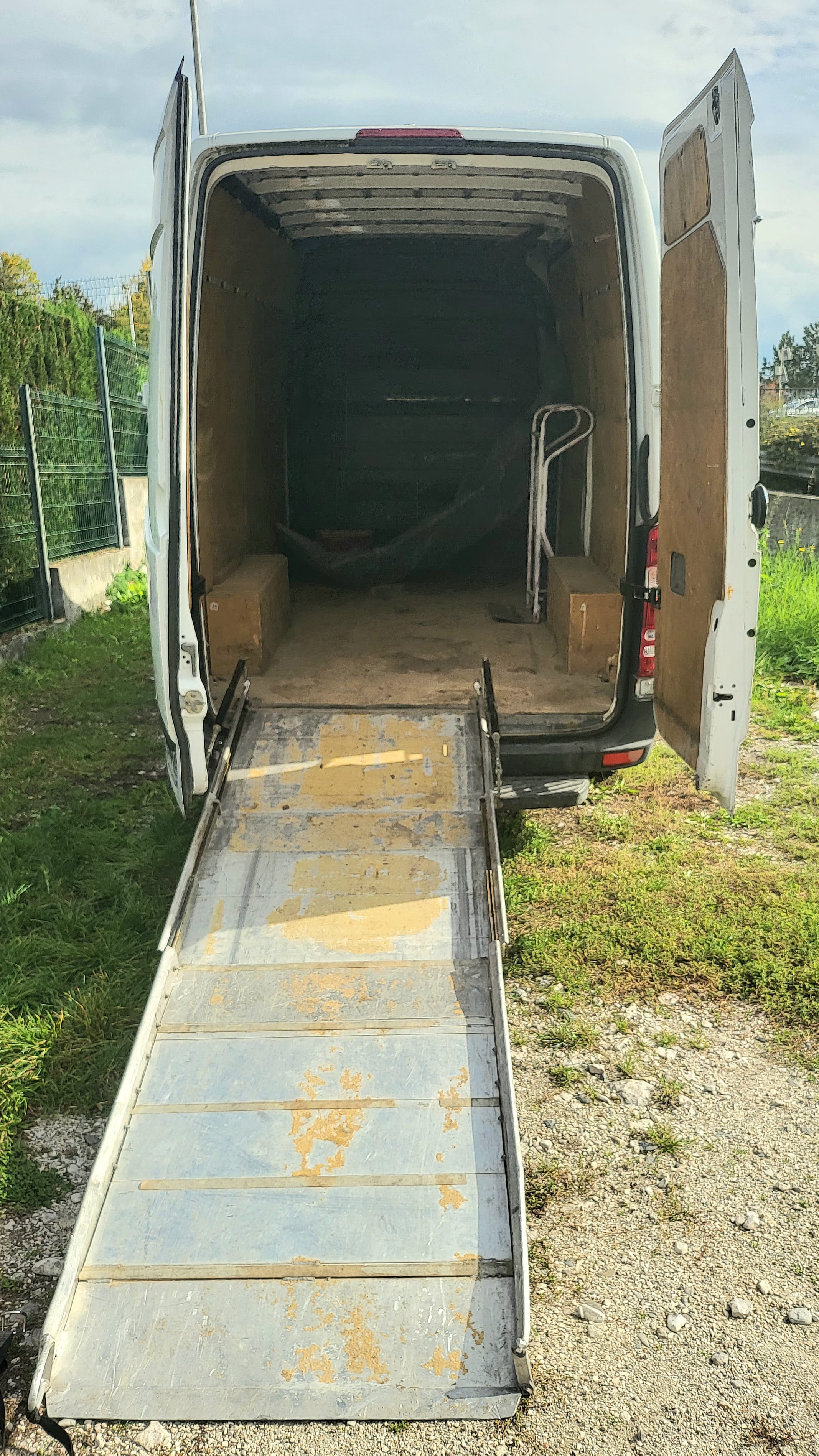 Mercedes-Benz Sprinter 13m3 avec Quatre roues motrices