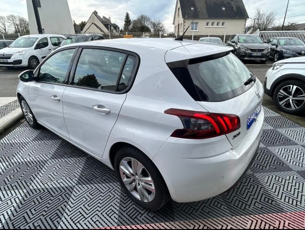 Peugeot 308 avec GPS