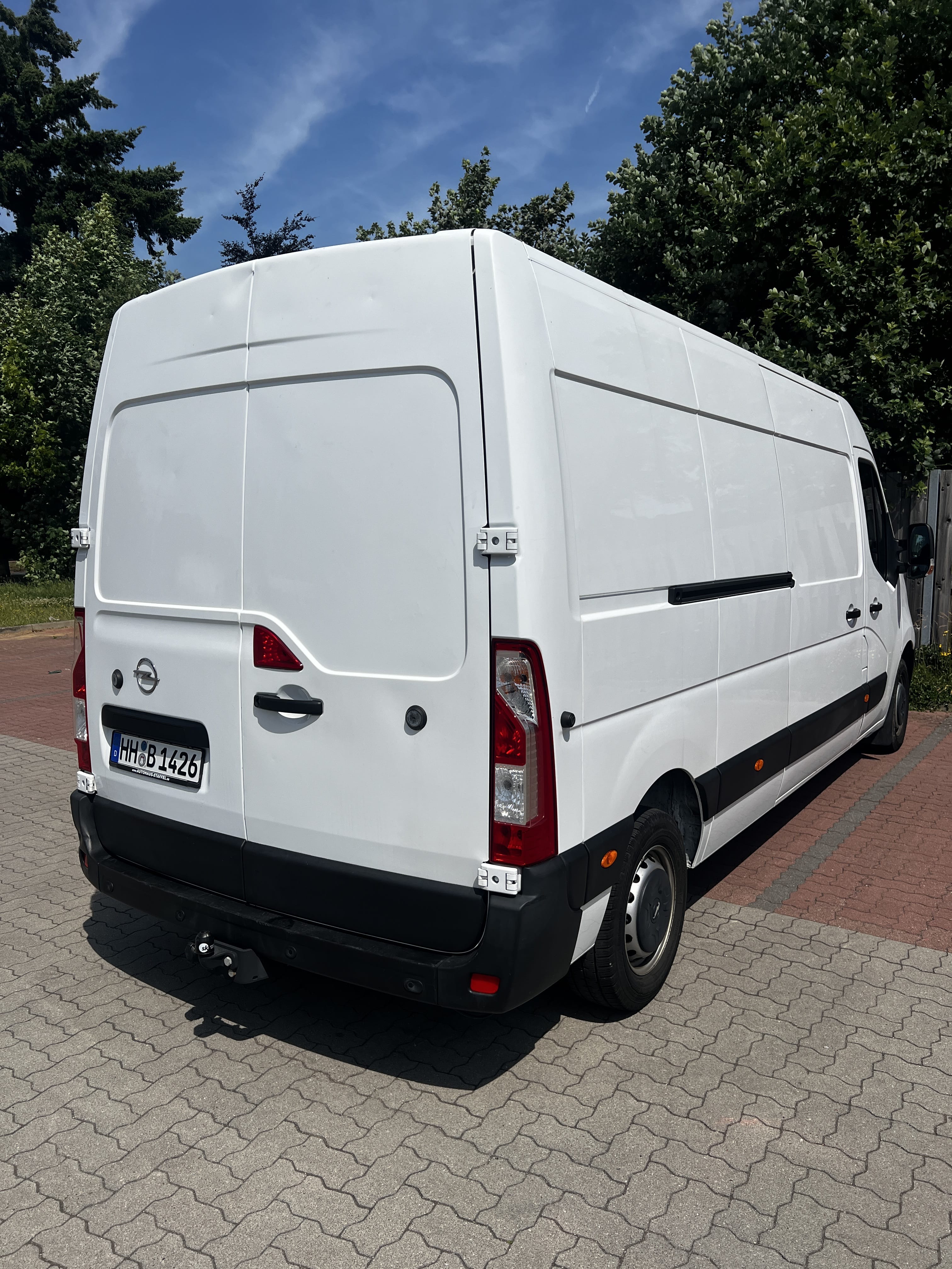 Opel Movano Transporter / Großraum-Kastenwagen / 13m³ / lang und hoch / L3H2 / 179 PS mit Anhängerkupplung