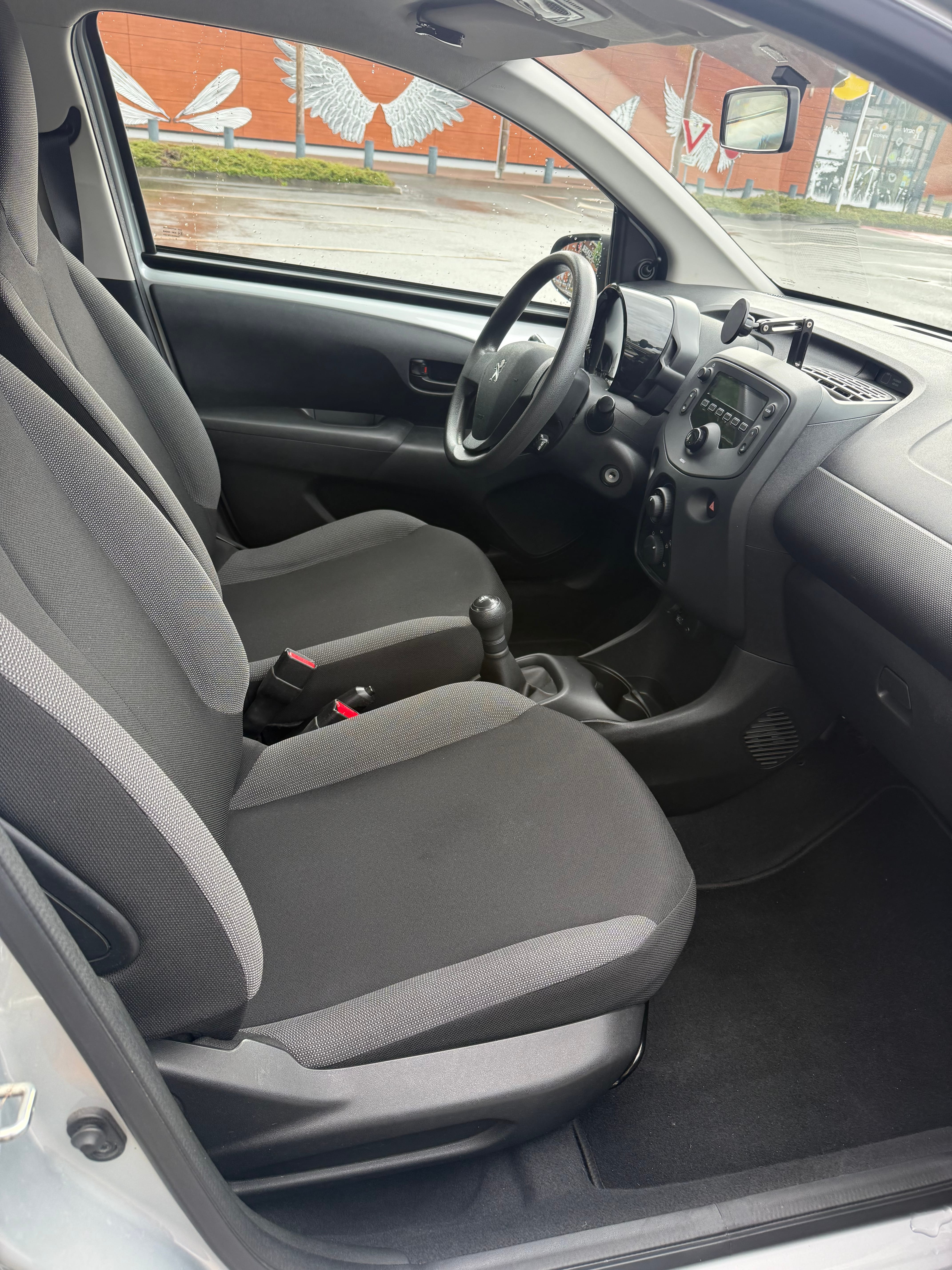 Peugeot 108 1.0 essence 72cv
