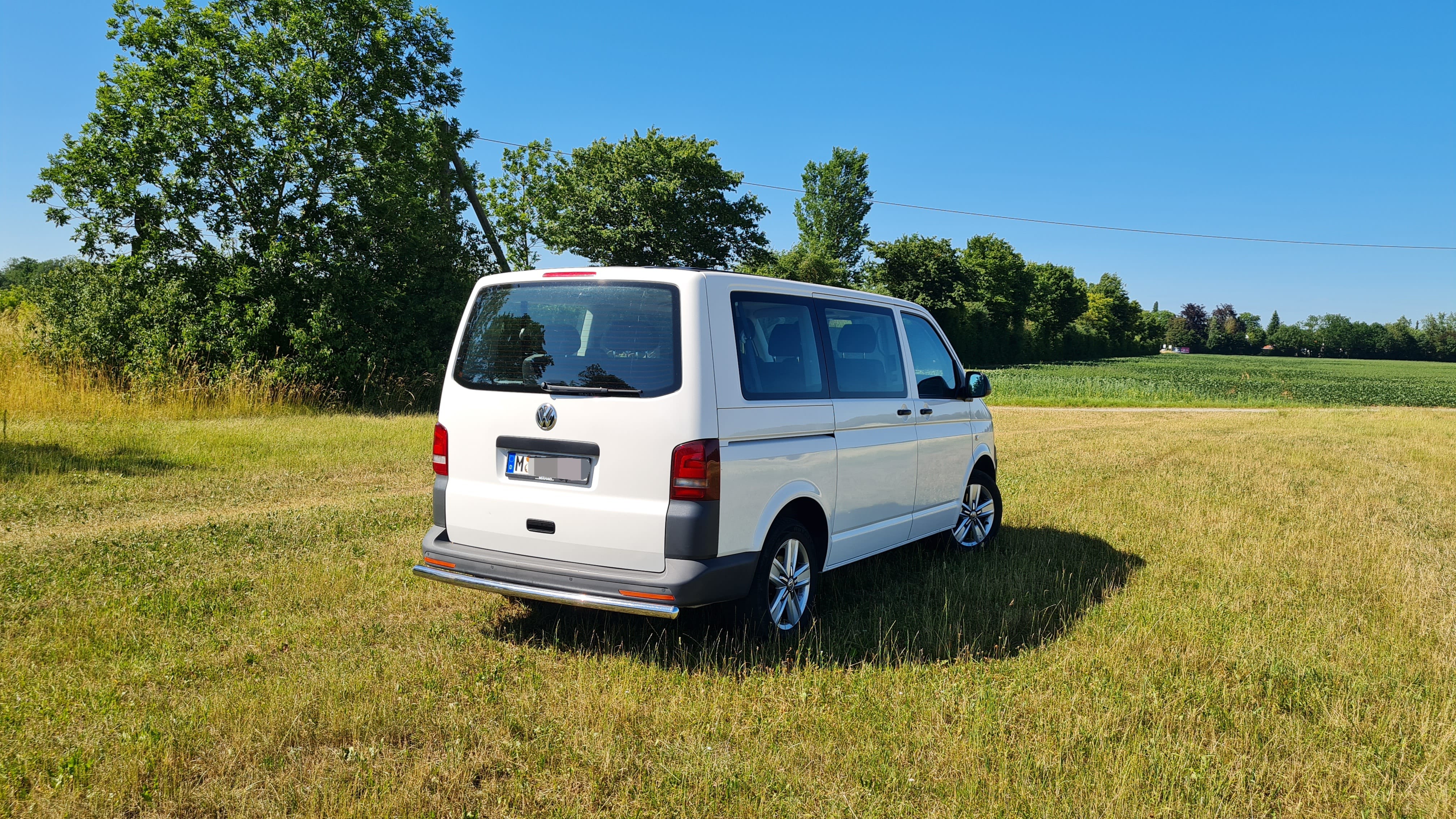 Volkswagen Caravelle 2.0 TDI DSG mit Navigationsgerät