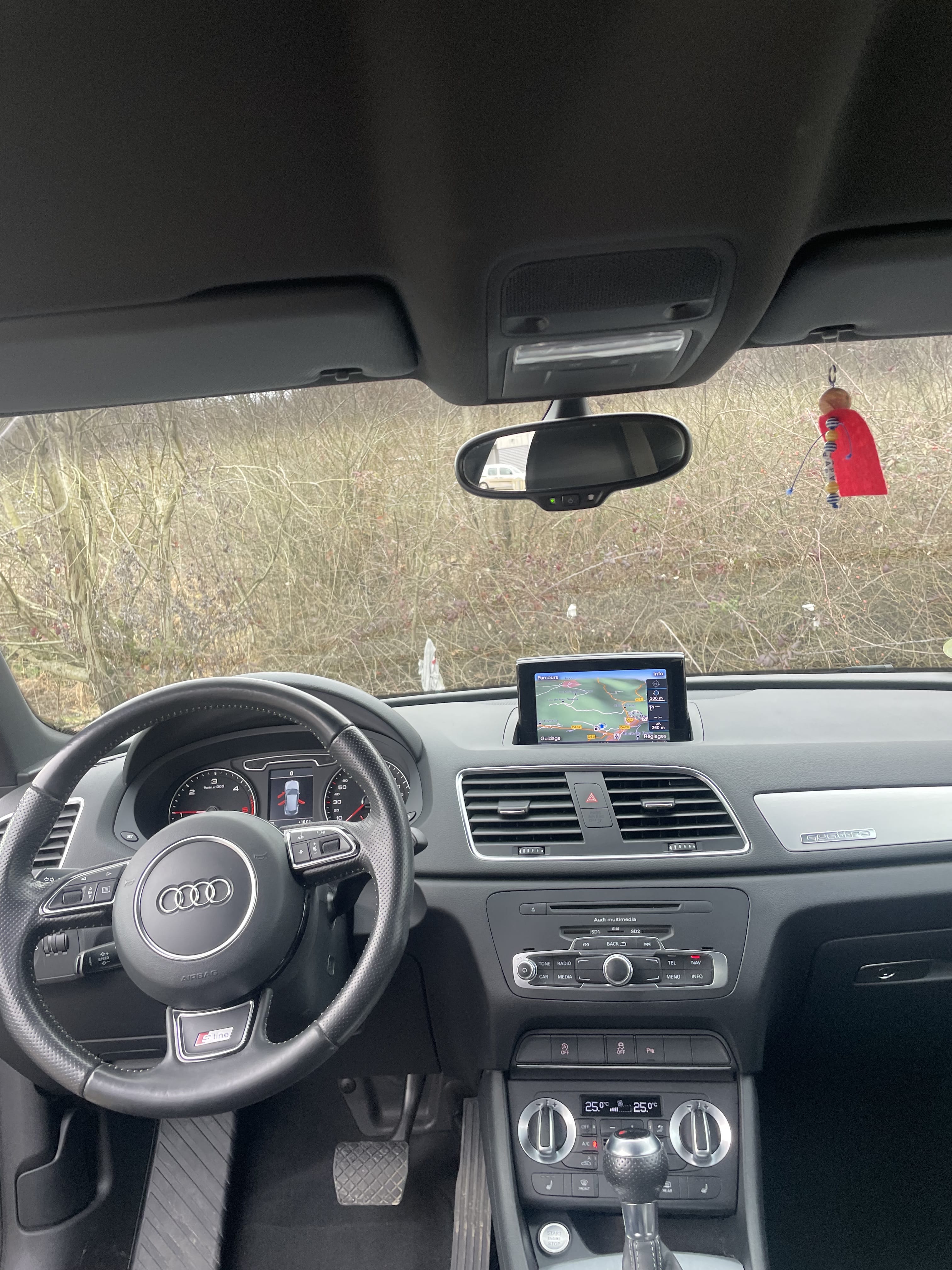 Audi Q3 2l tdi 177ch avec Entrée audio / iPod