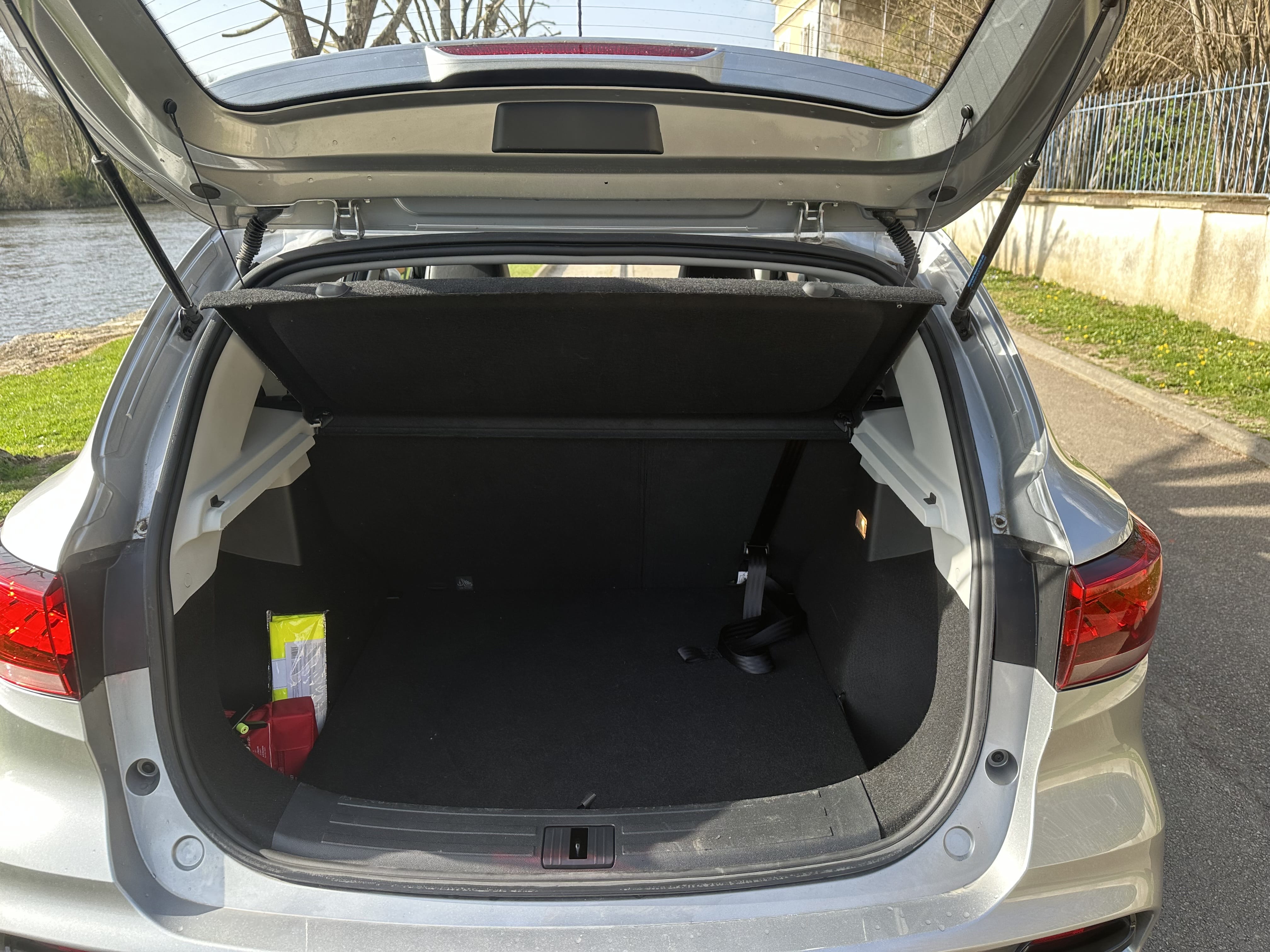 MG ZS avec Apple CarPlay