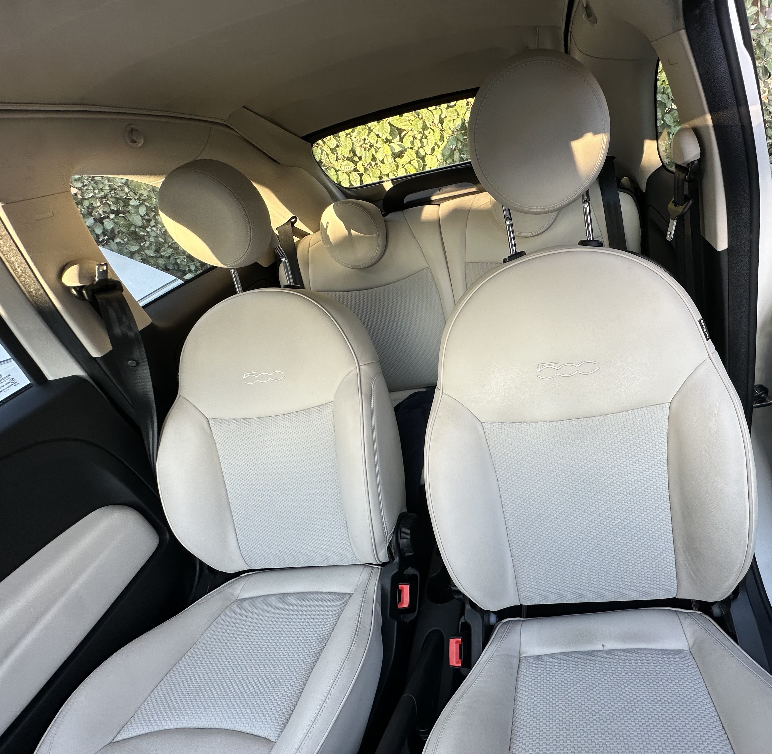 Fiat 500 C Hybride avec Entrée audio / iPod