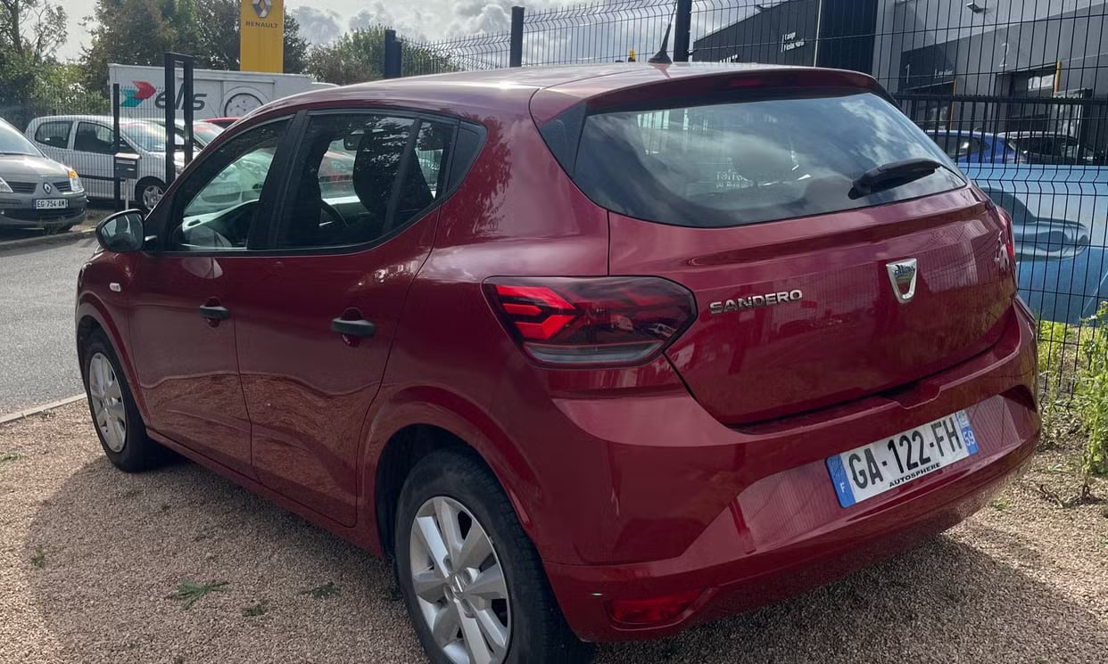 Dacia Sandero avec Autoradio