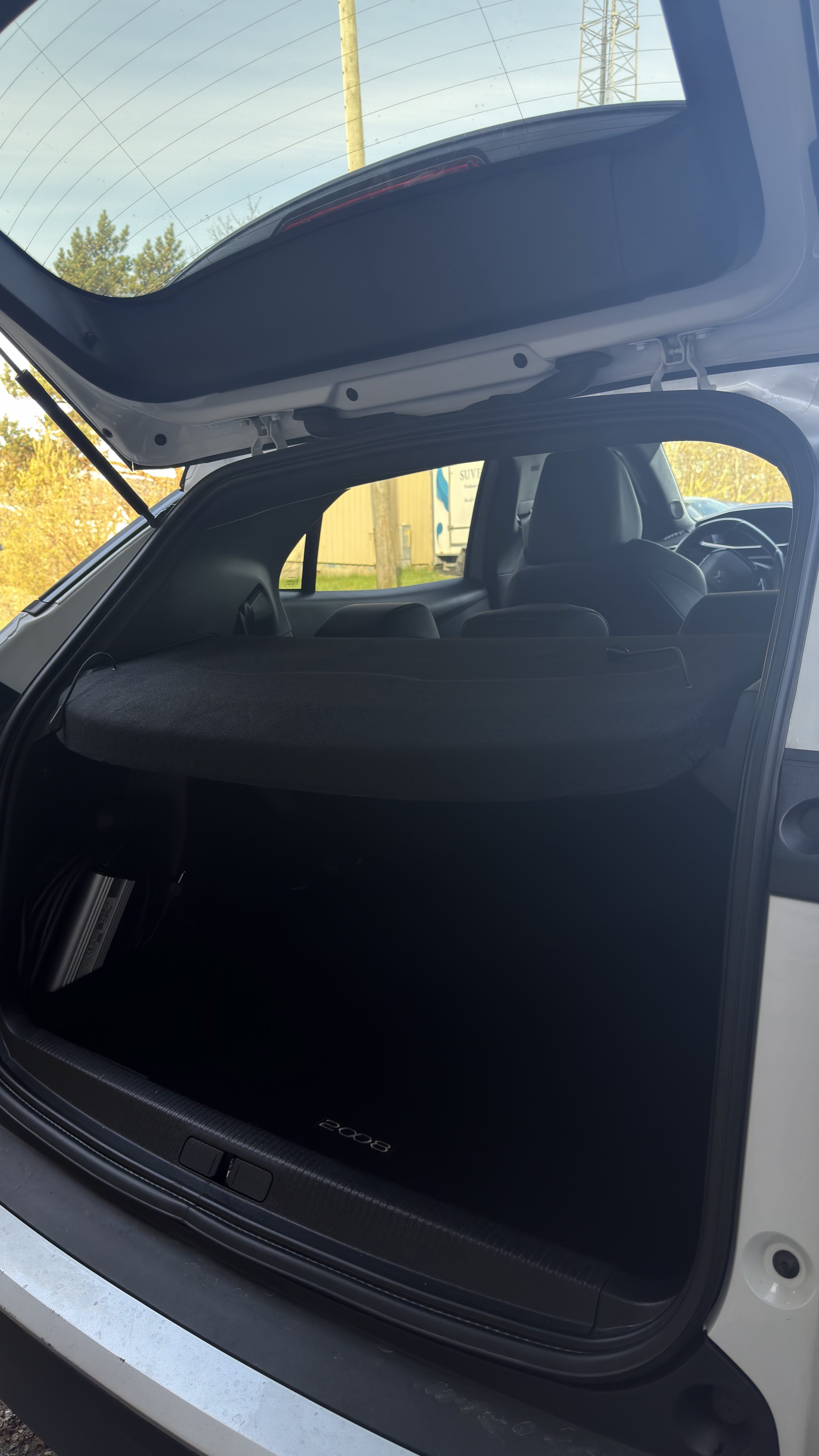 Peugeot e-2008 with USB charging ports