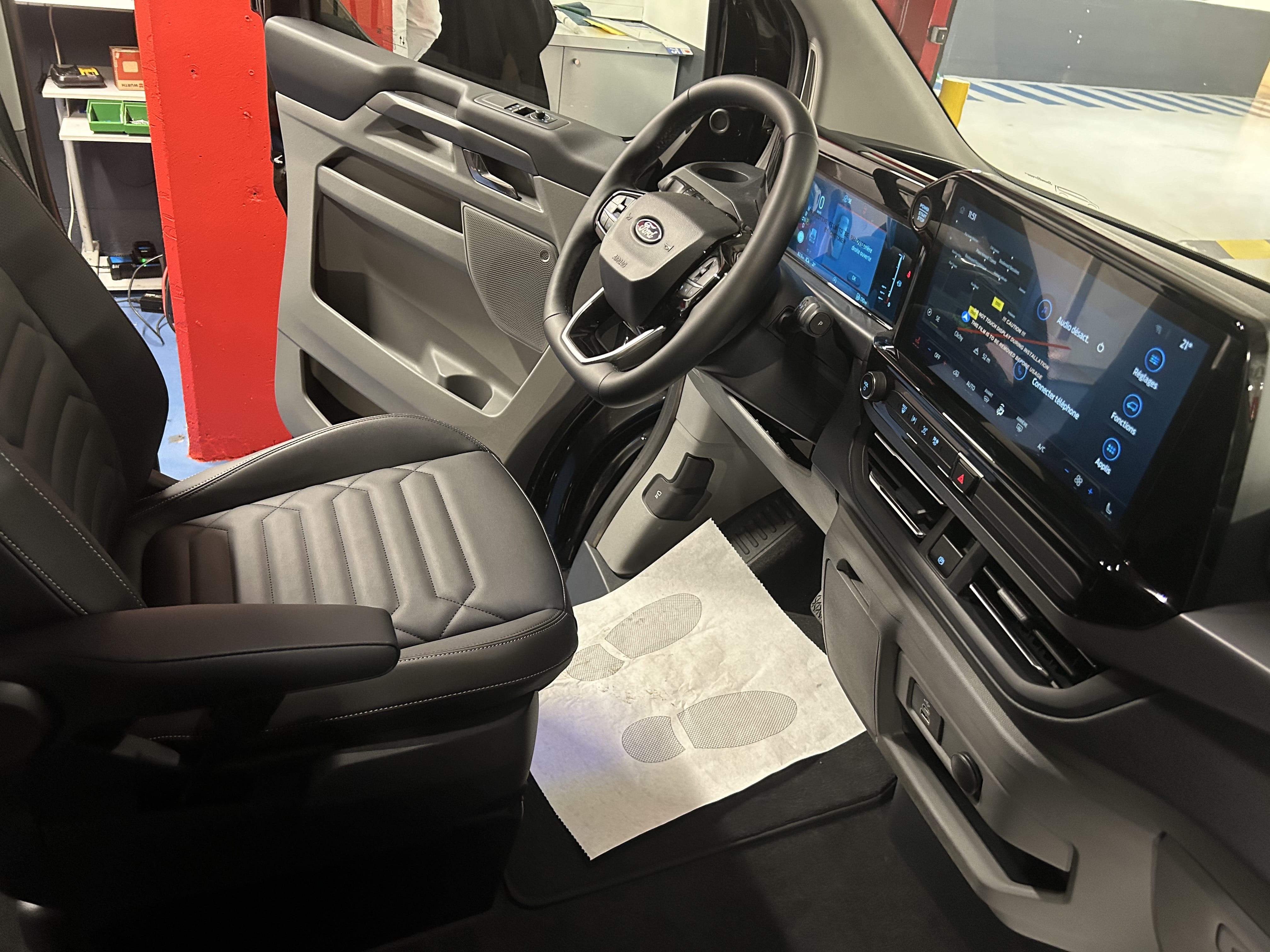 Ford Tourneo Custom 170 cvx avec Siège bébé
