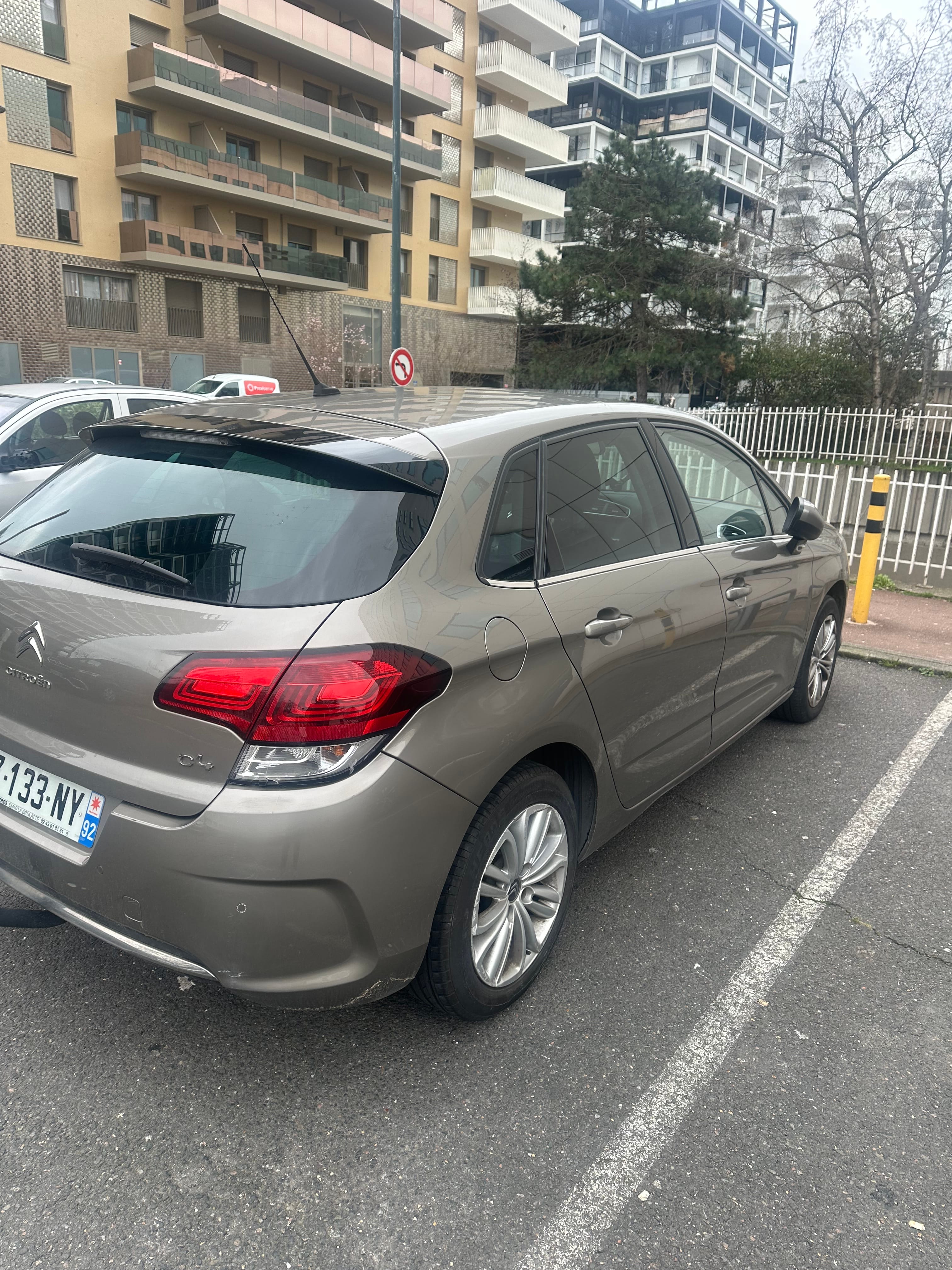 Citroen C4 avec GPS