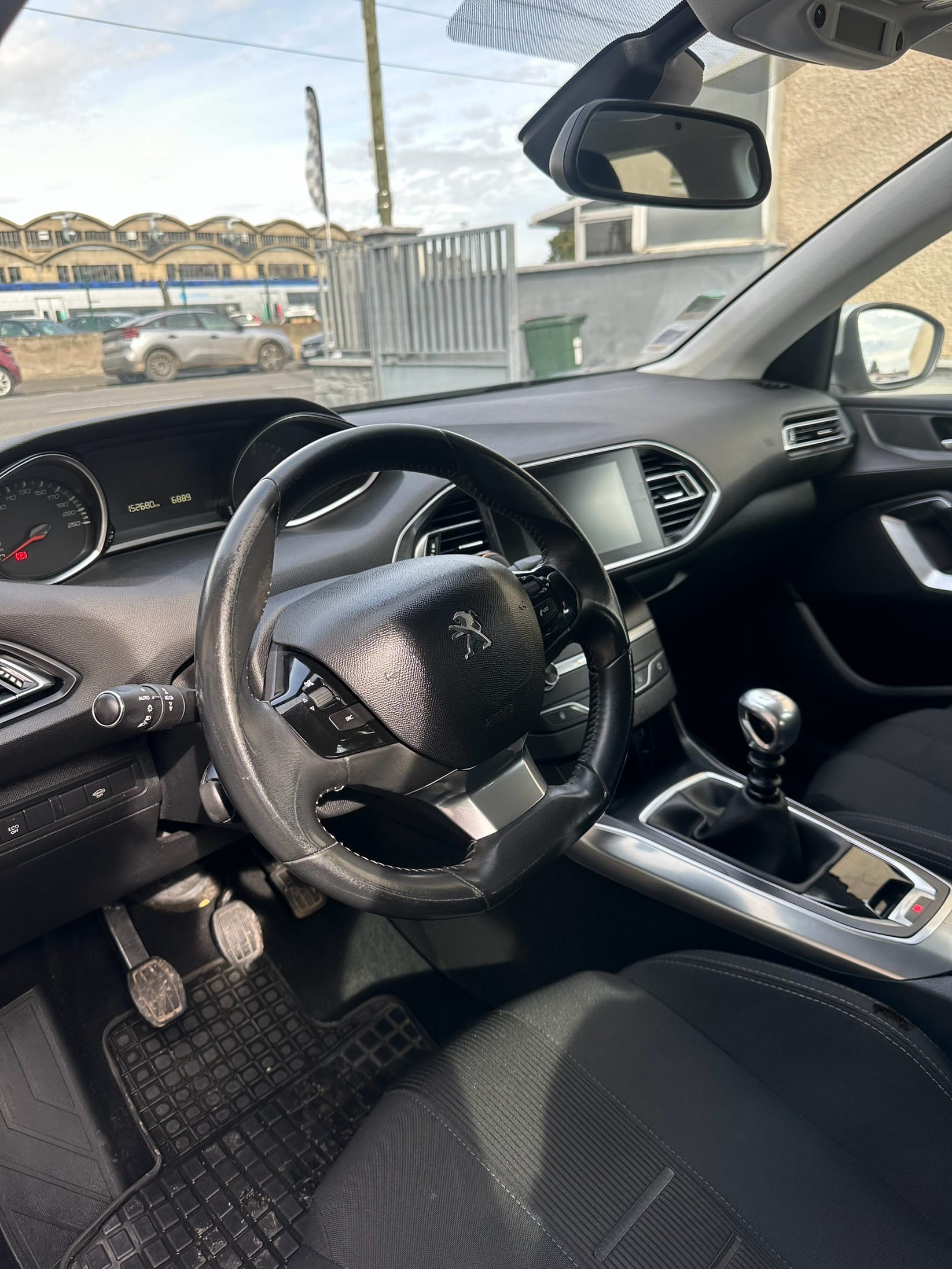 Peugeot 308 avec GPS