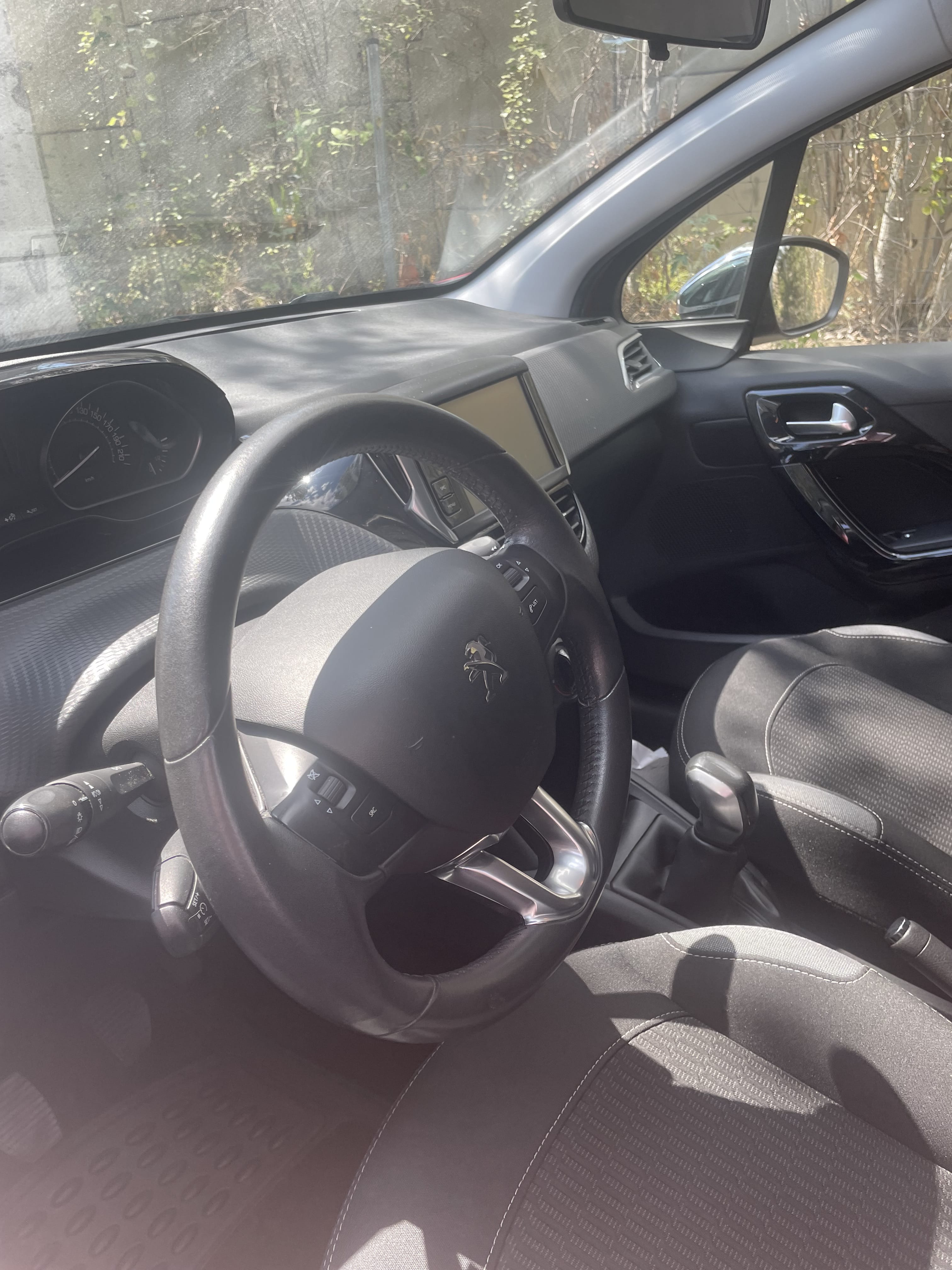Peugeot 208 con Audio Bluetooth