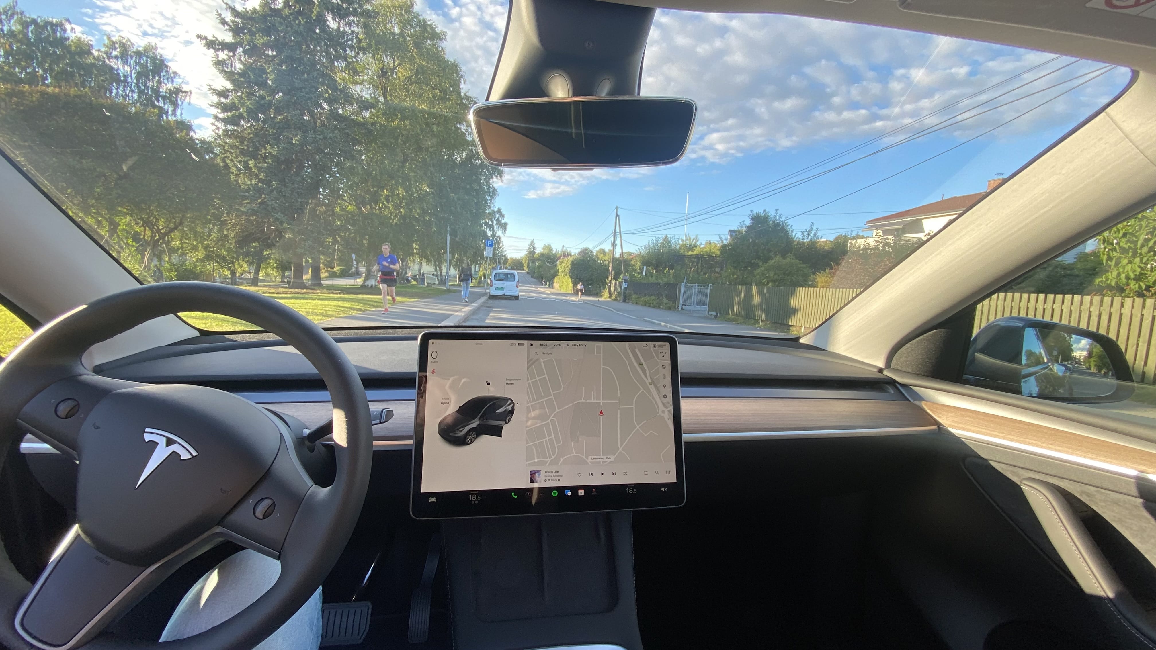 Tesla Model Y, 2022, Electric, automatic