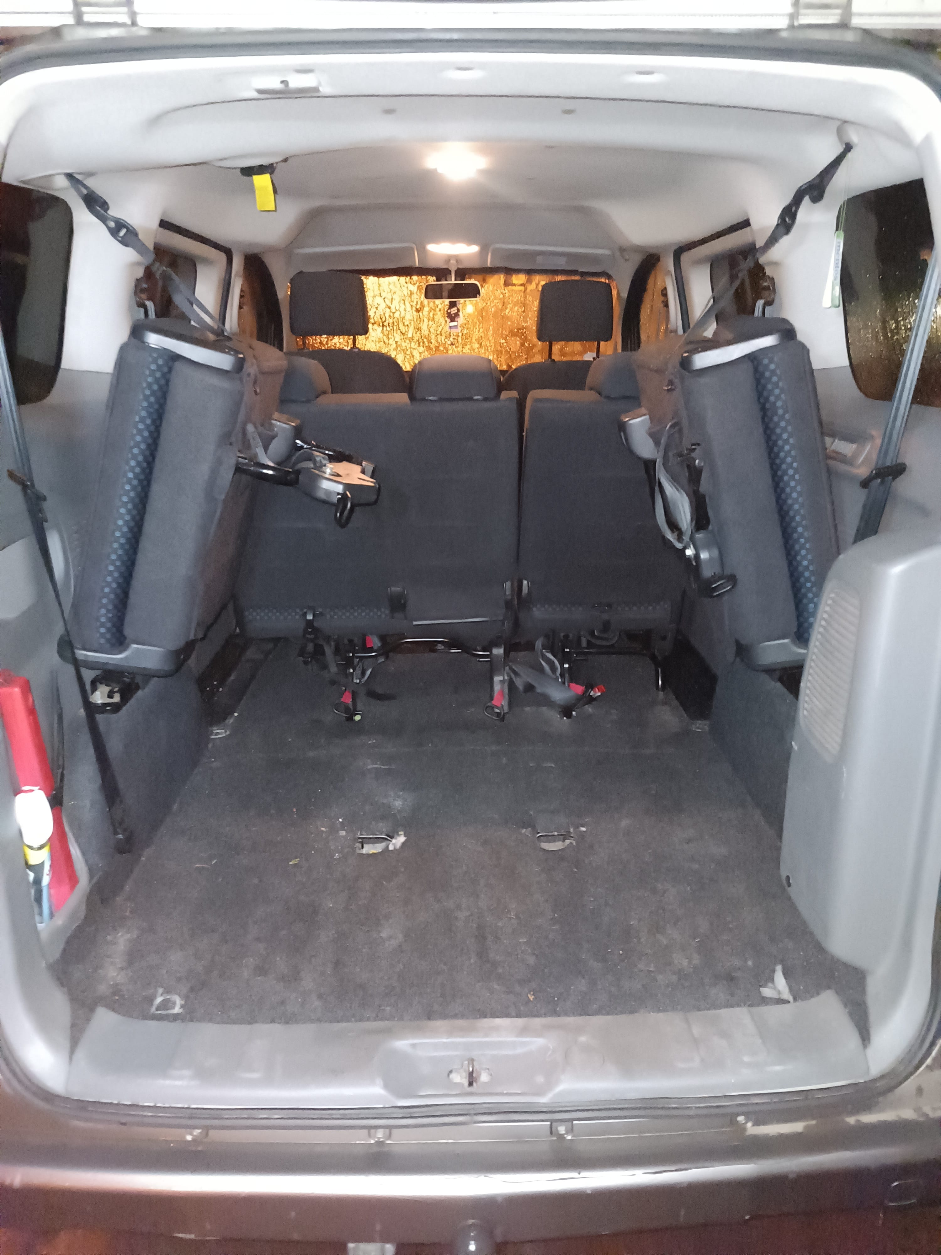 Nissan Evalia mit Anhängerkupplung