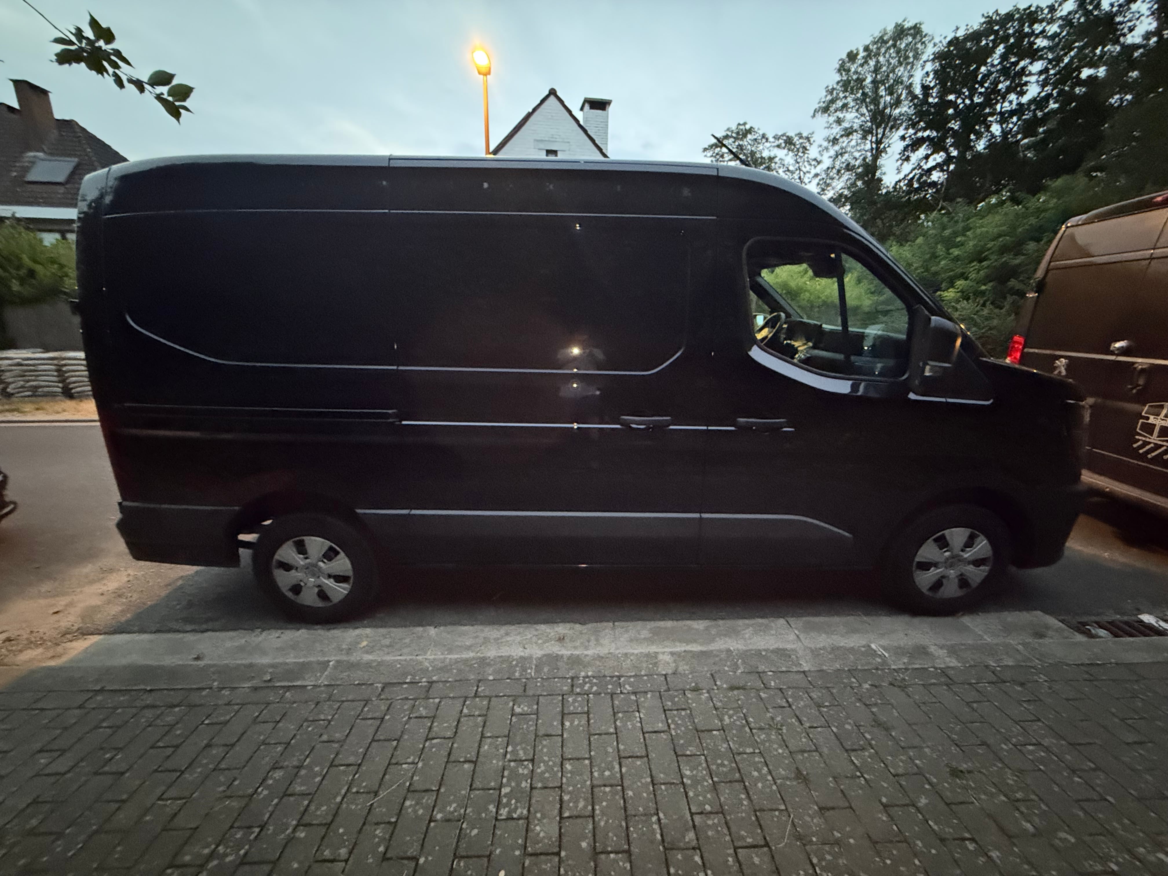 Nissan Interstar met Airco