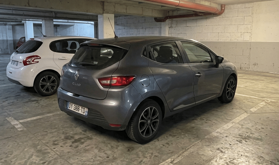 Renault Clio DY388TS avec Audio Bluetooth
