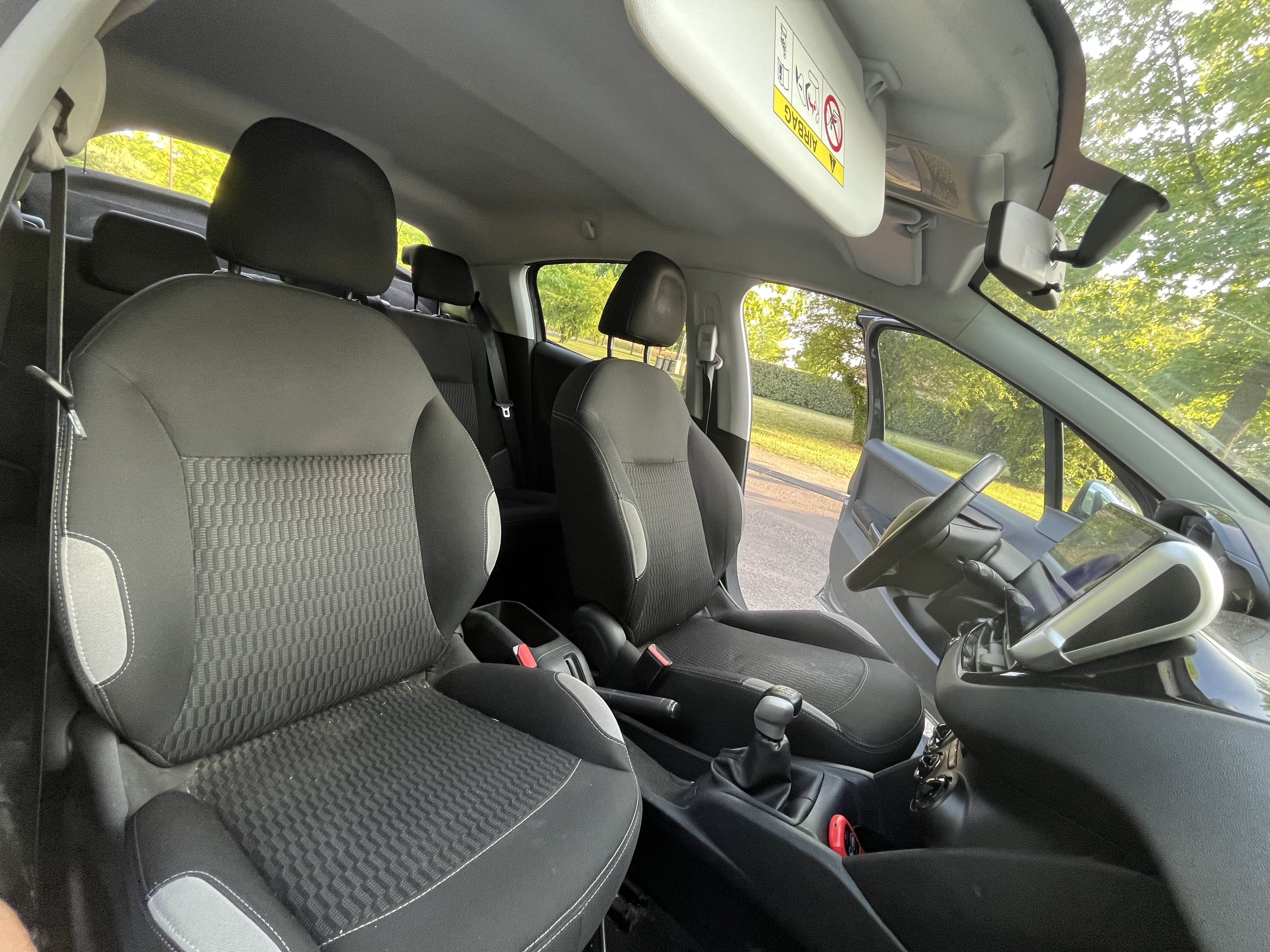 Peugeot 208 avec Dashcam