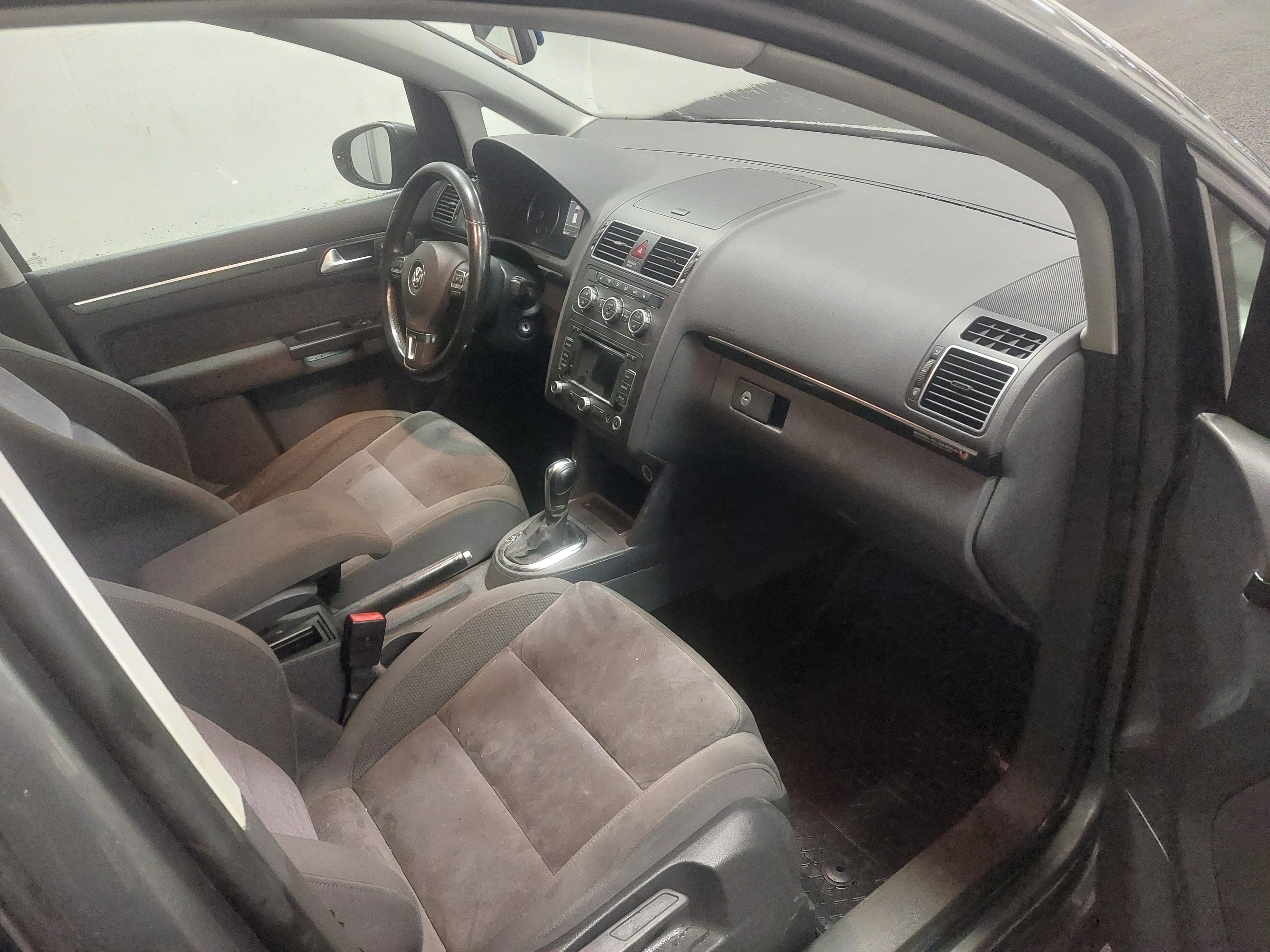 Volkswagen Touran Varebil with Audio / iPod input