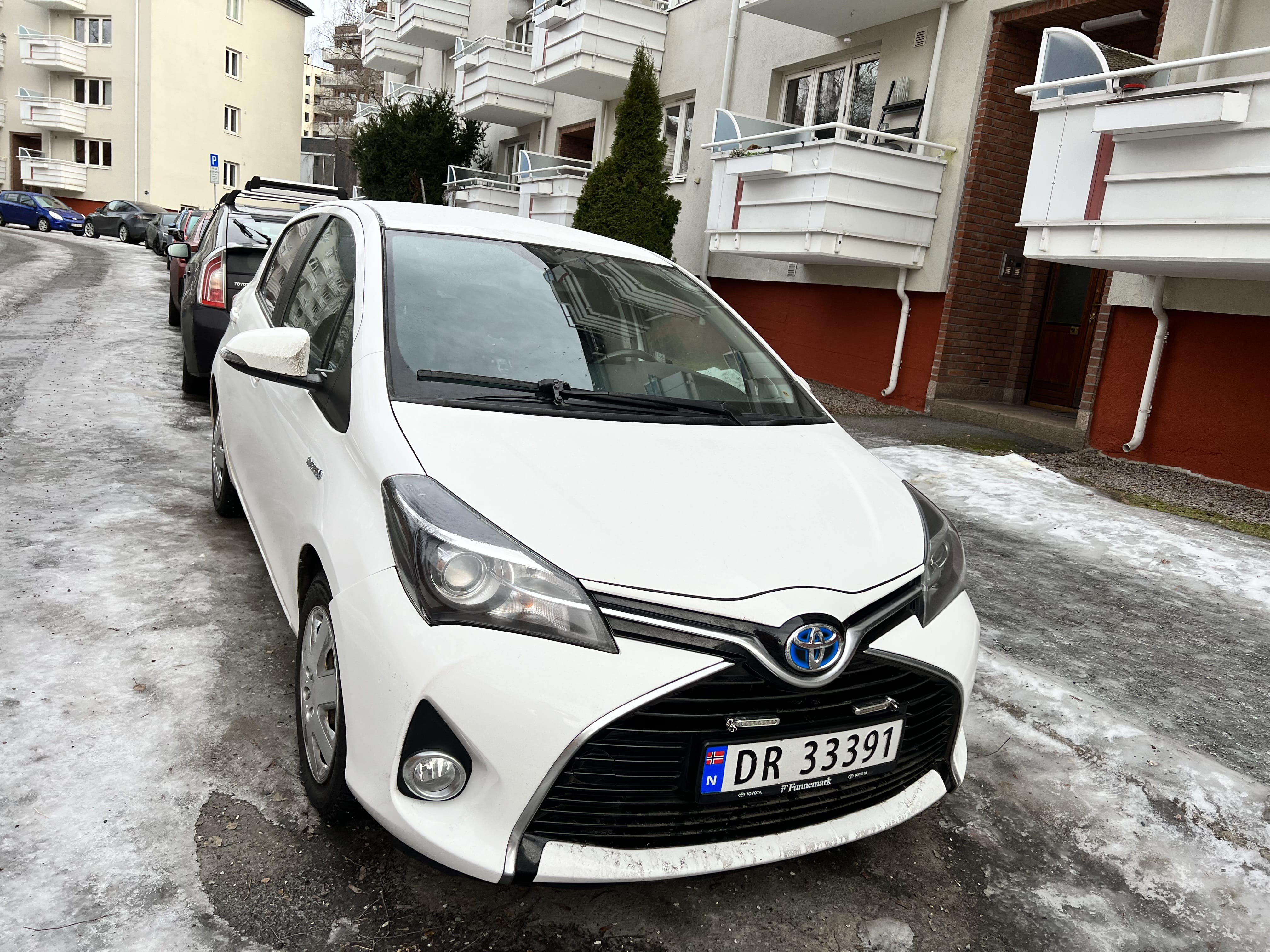 Toyota Yaris Hybrid, 2017, Blyfri 95 / Elektrisk (hybrid), automatisk