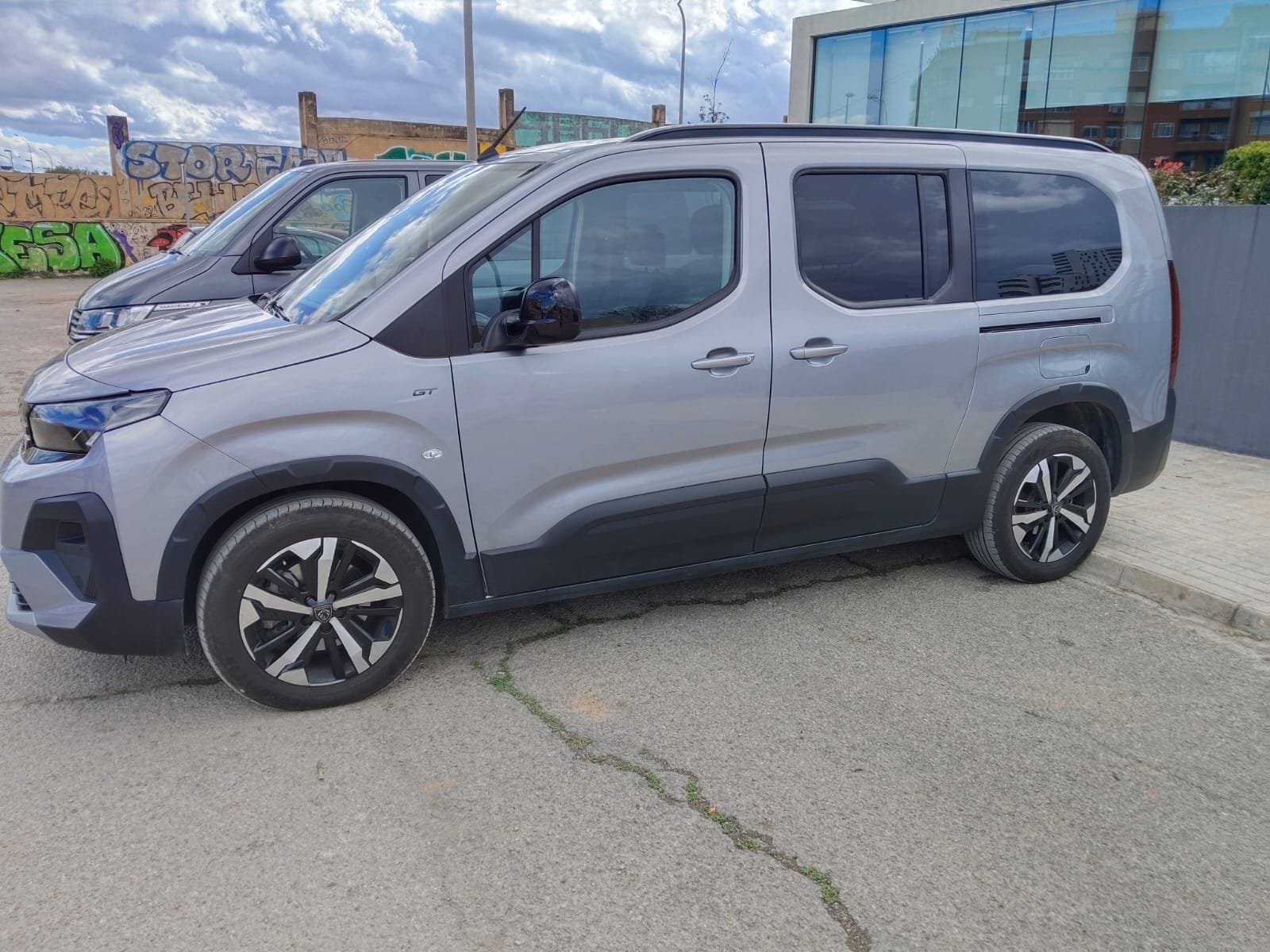 Peugeot e-Rifter Minivan con Aire acondicionado
