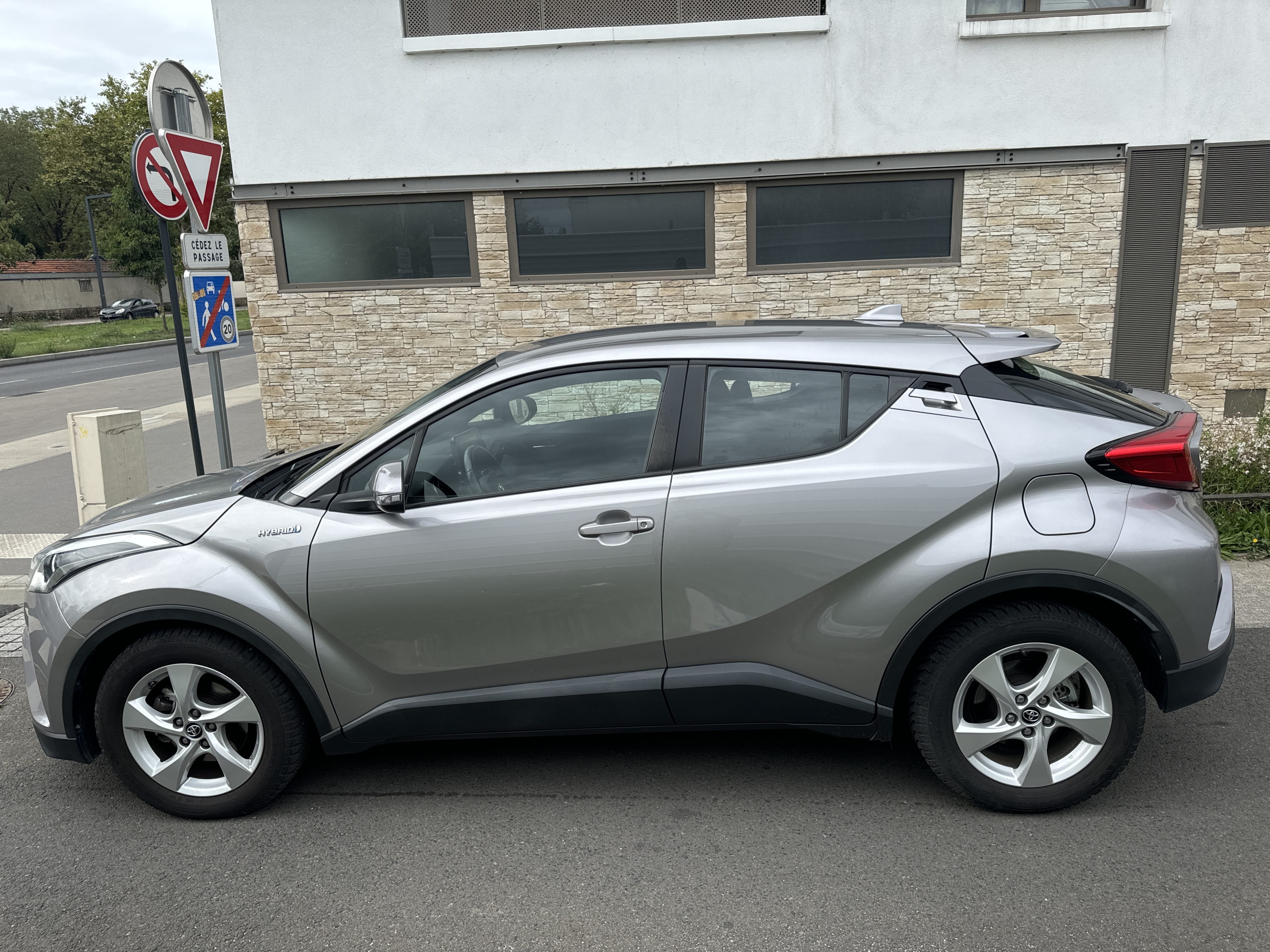 Toyota C-HR avec Climatisation