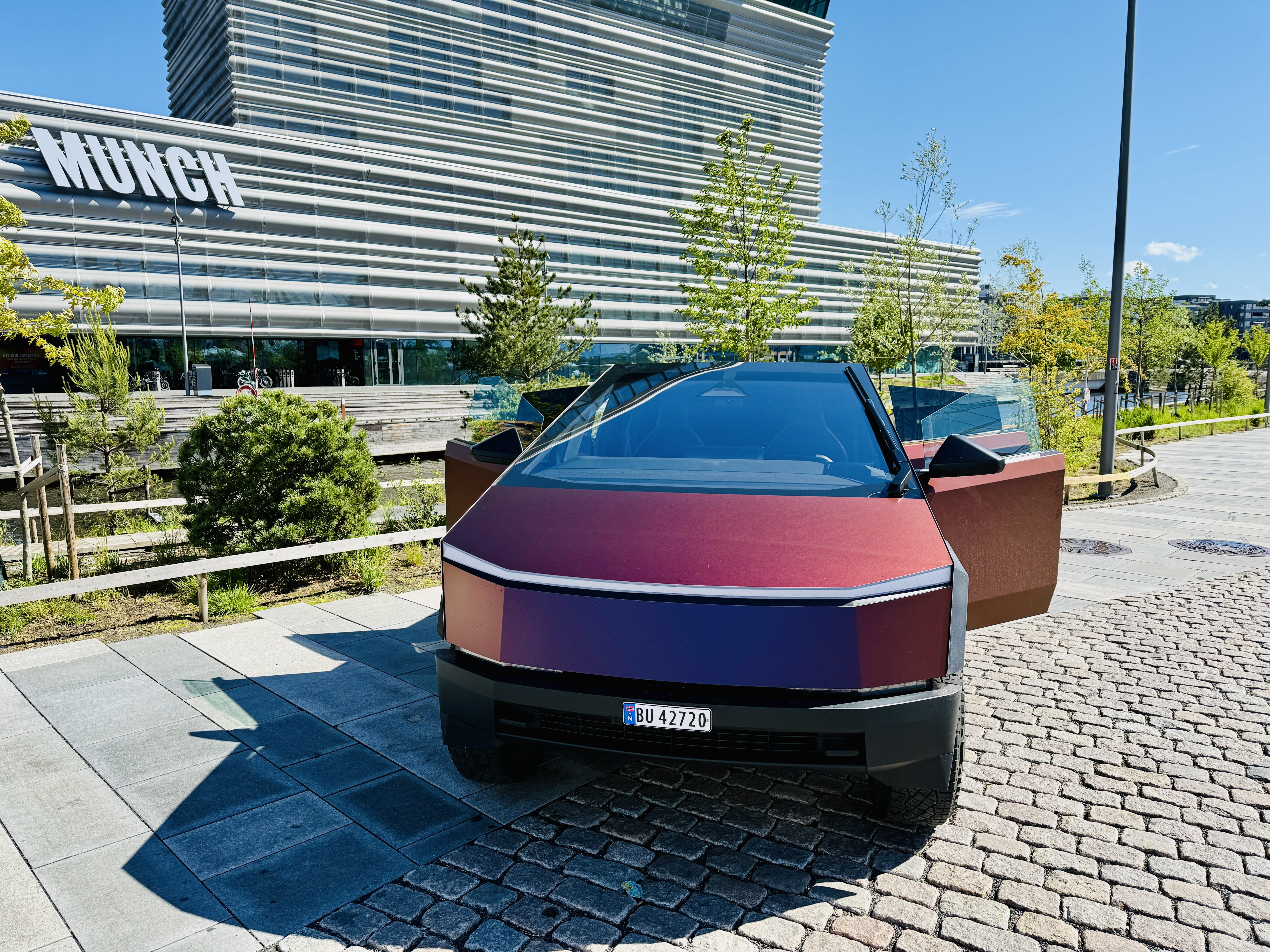 Tesla Cybertruck med Bluetooth audio