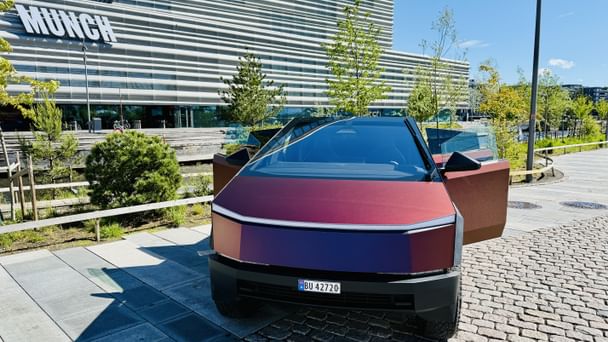 Tesla Cybertruck med Bluetooth audio