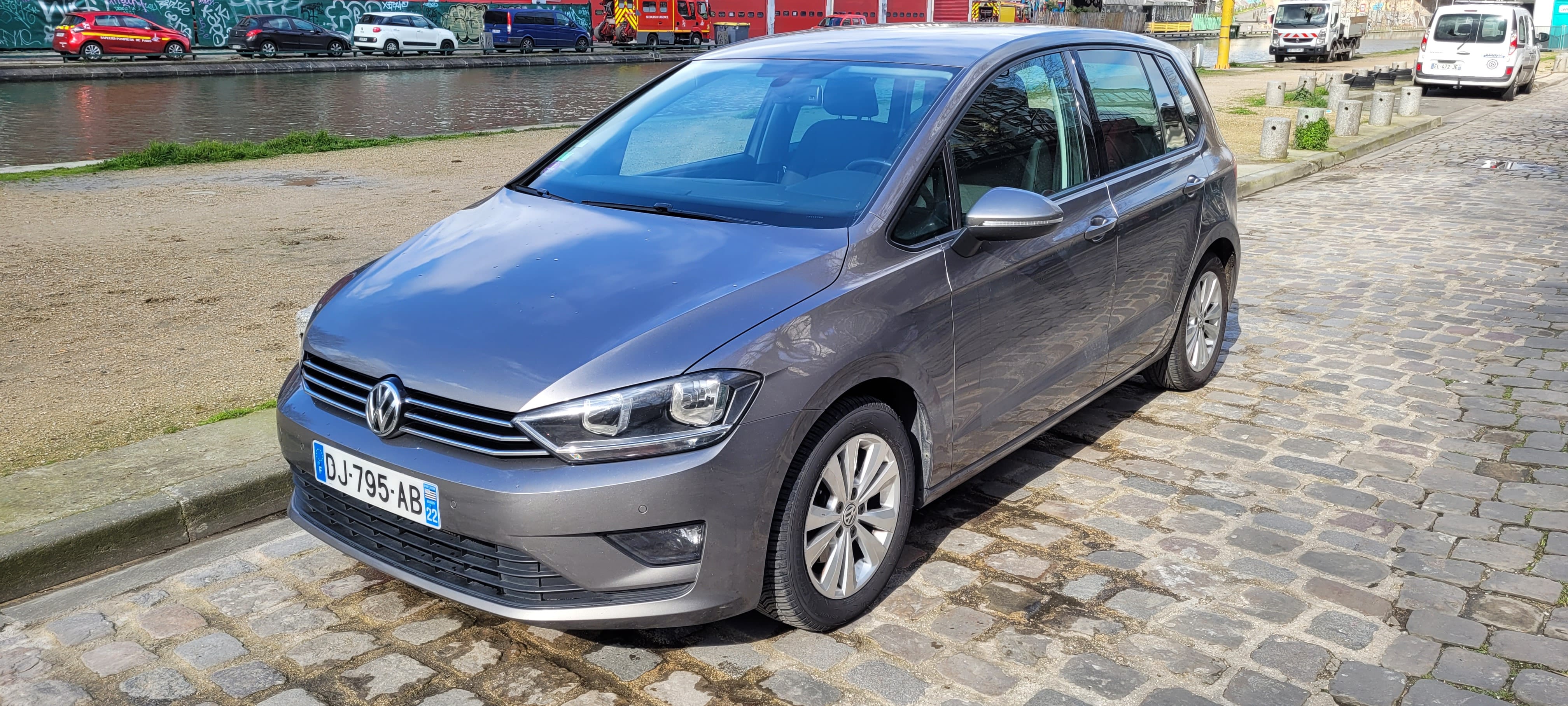 Volkswagen Golf Sportsvan (Coffre de 500L), 2014, Essence 95