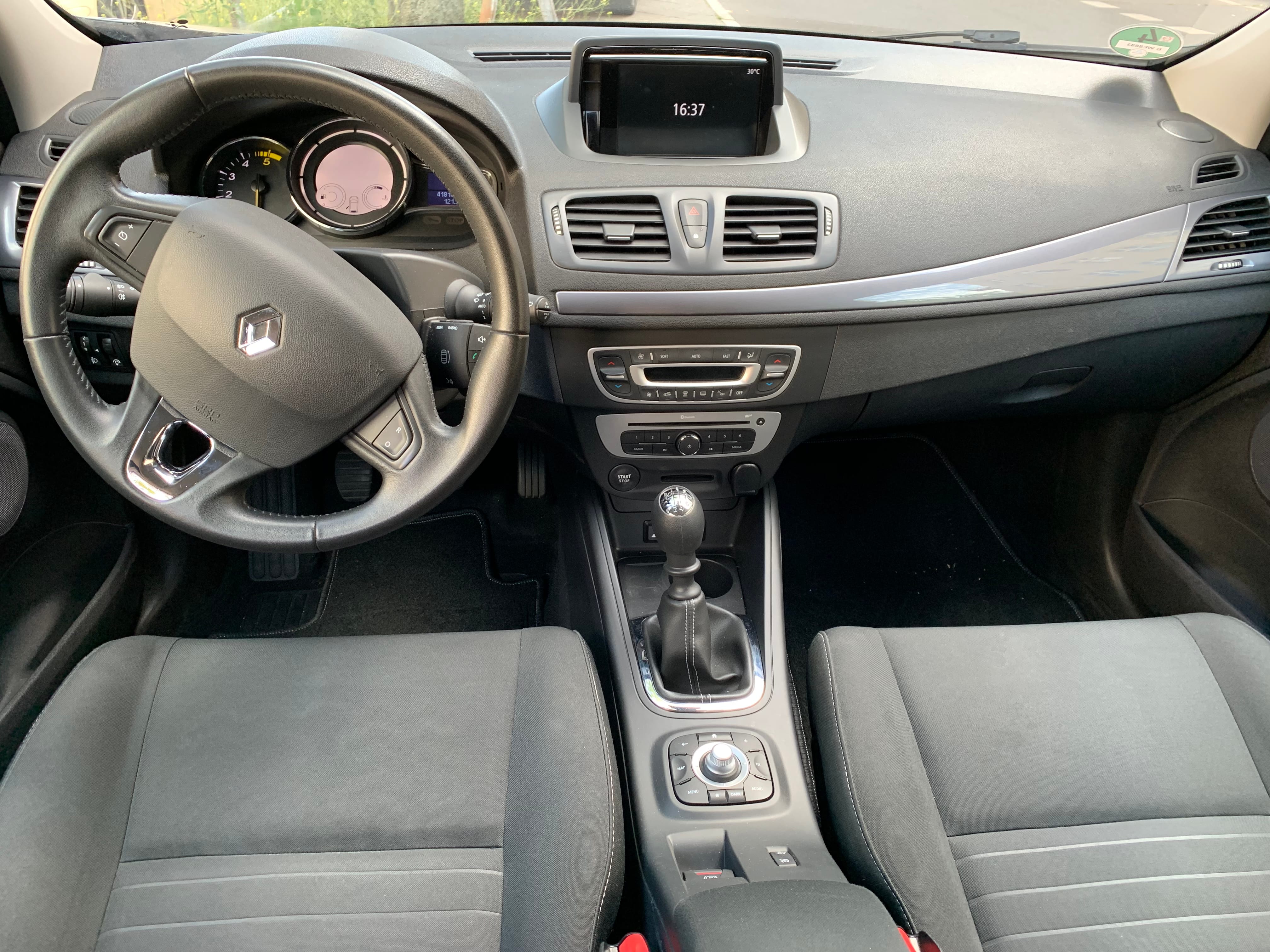 Renault Mégane Estate (Kombi) mit Vollausstattung und Navi mit Tempomat