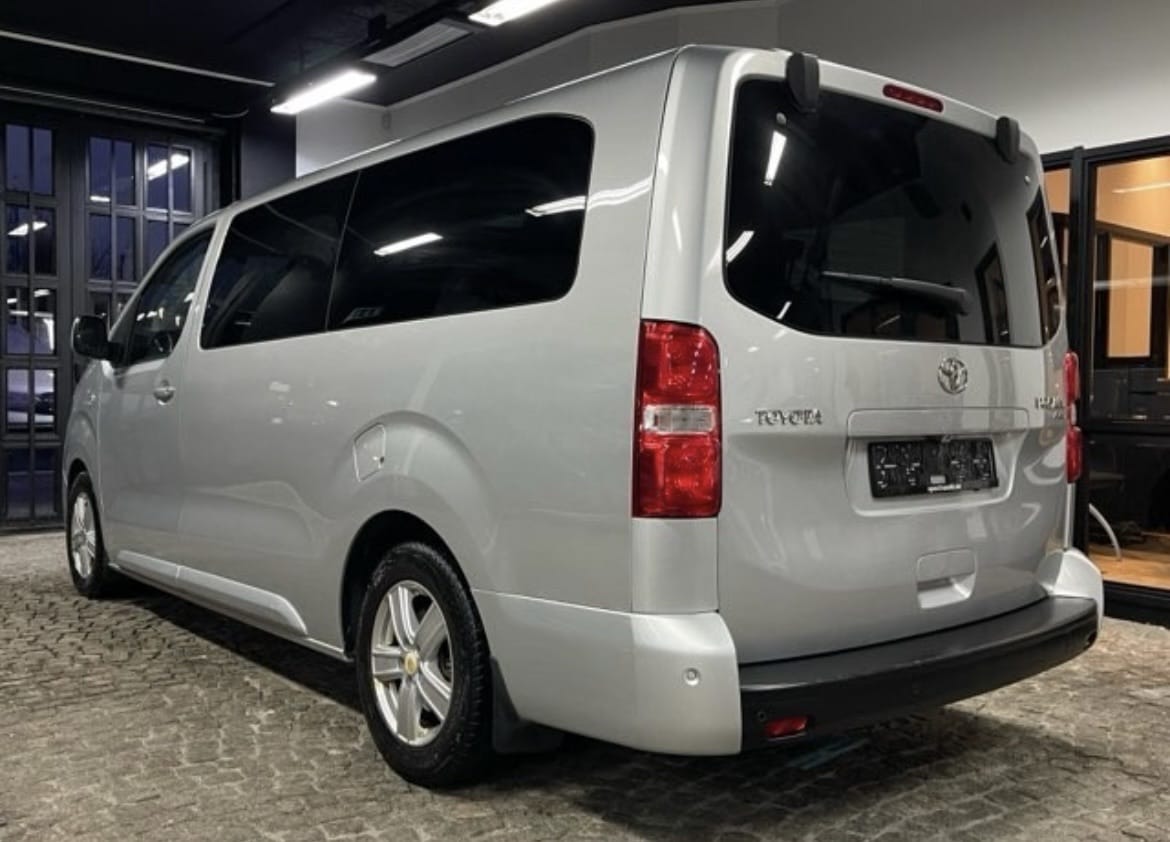 Toyota Proace Verso 2,0 /177Hp automatic 9 seats avec GPS