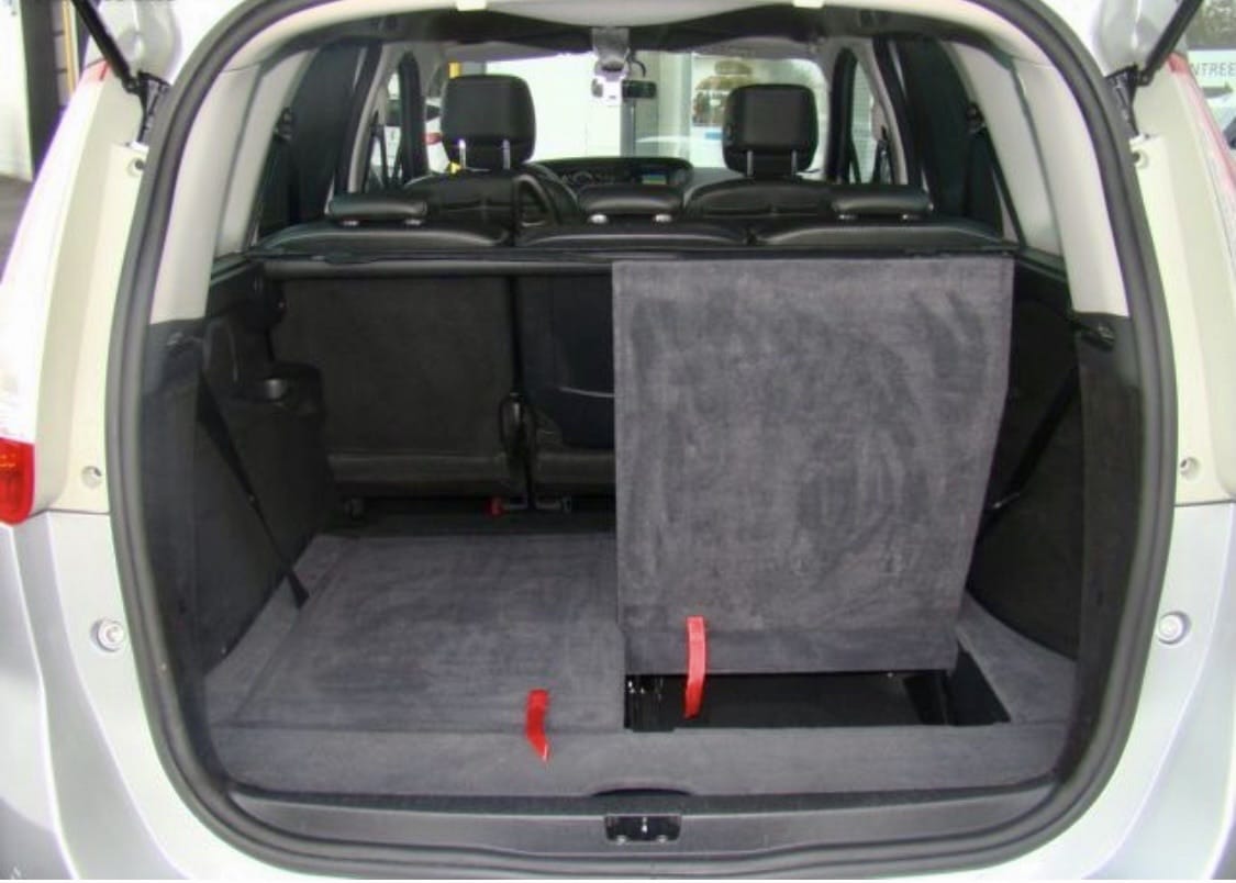 Renault Grand Scenic Spacieux & Confortable avec Entrée audio / iPod