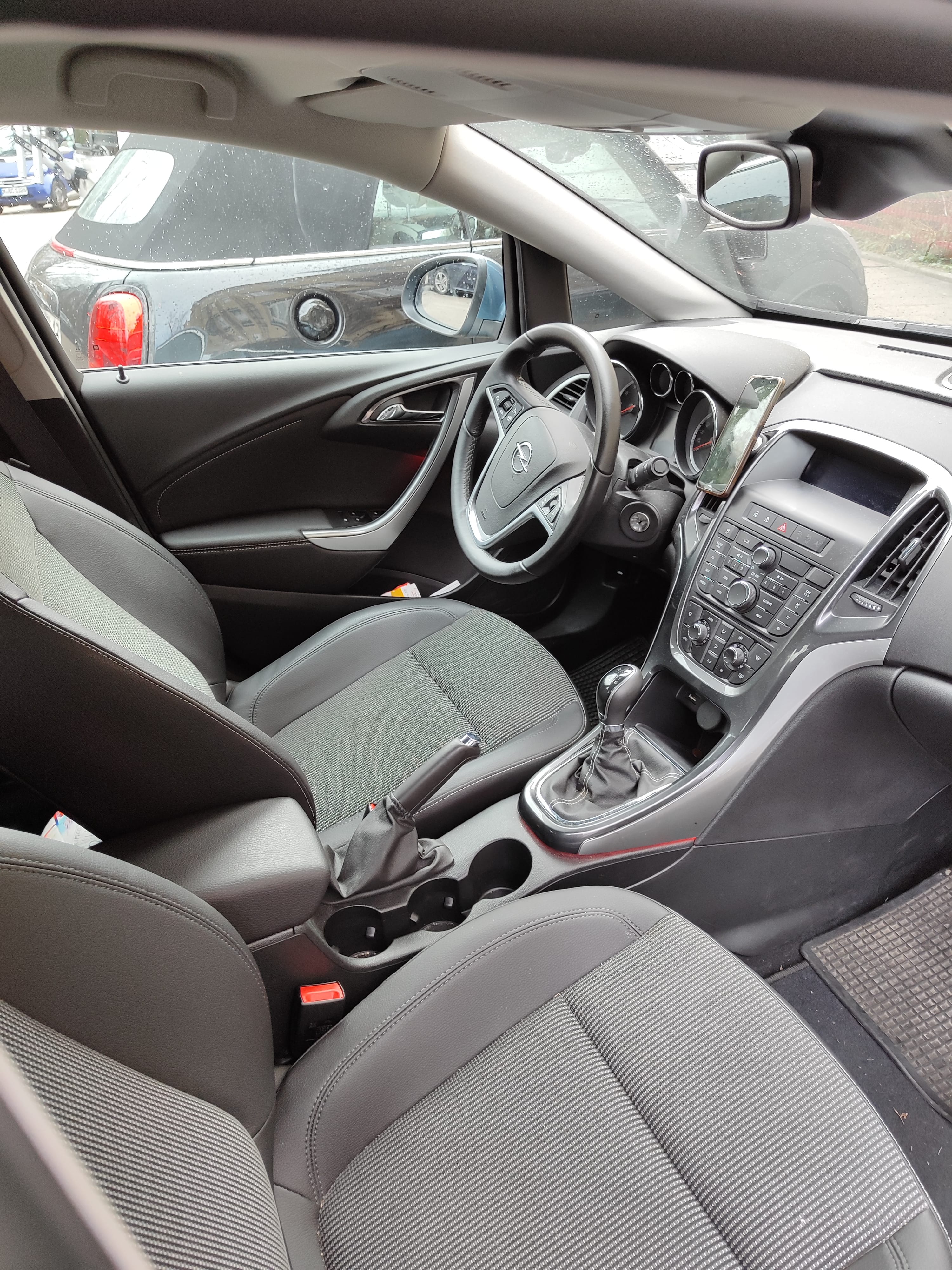 Opel Astra mit Winterreifen