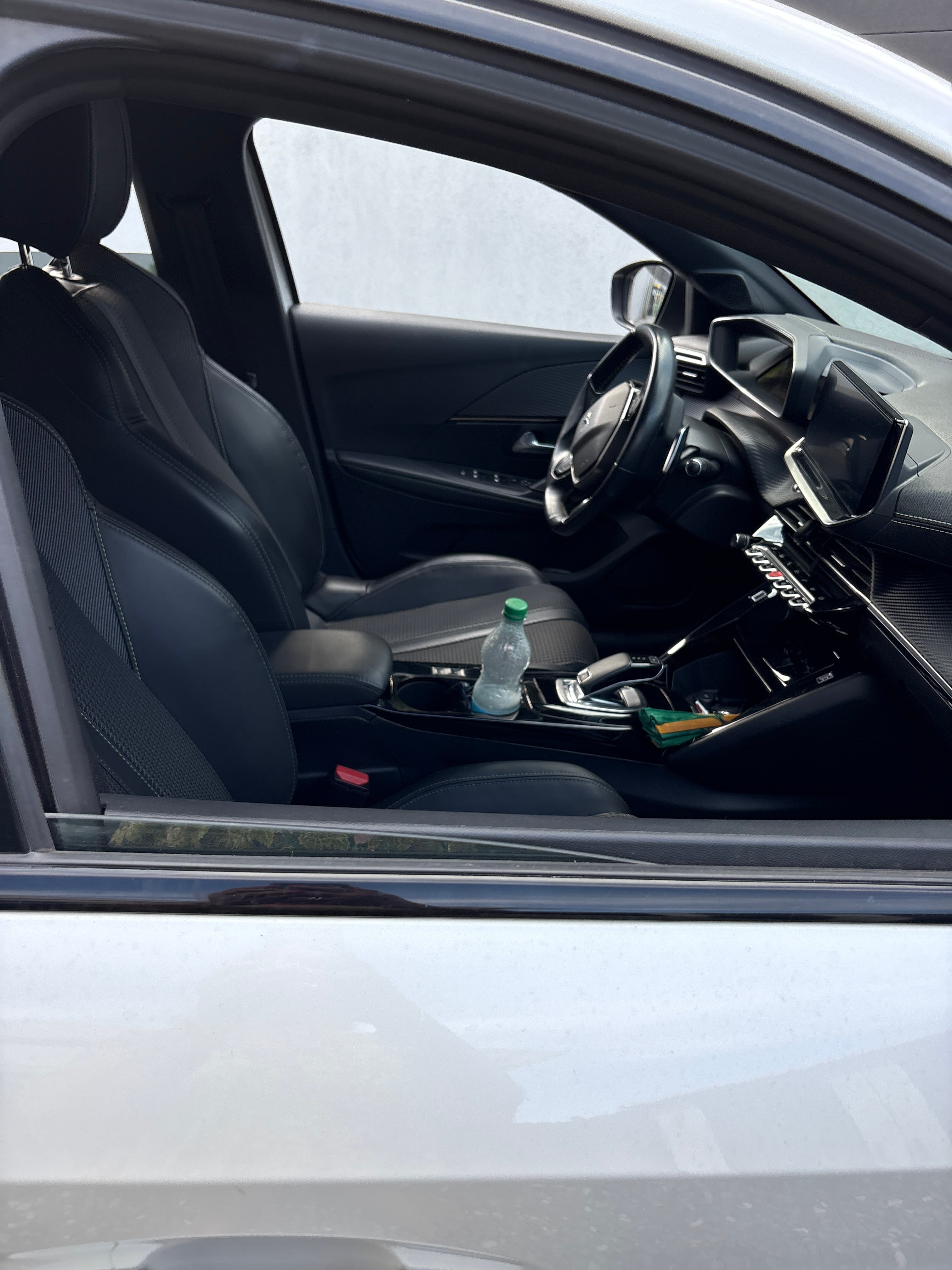 Peugeot 208 avec GPS
