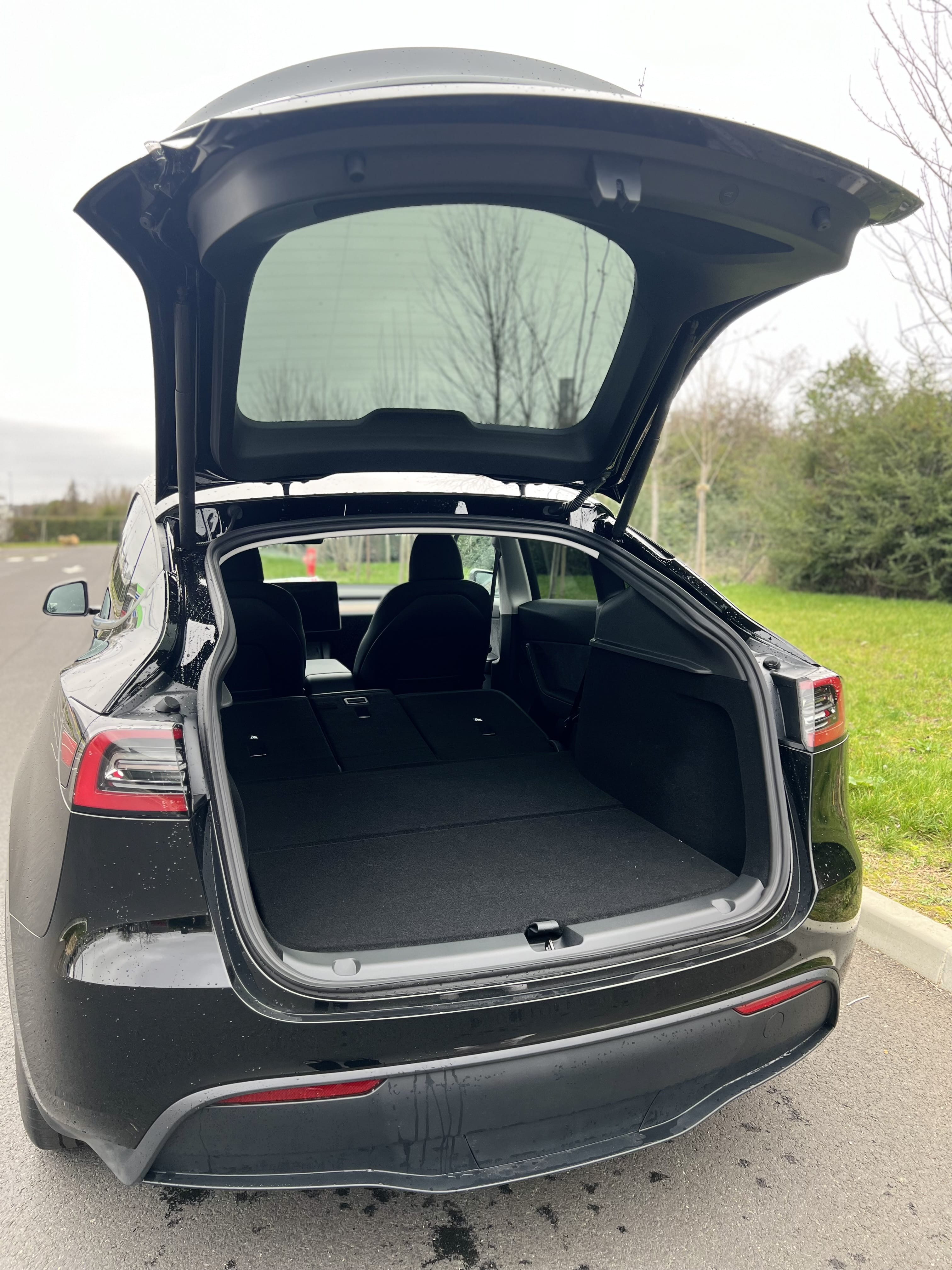 Tesla Model Y avec Audio Bluetooth