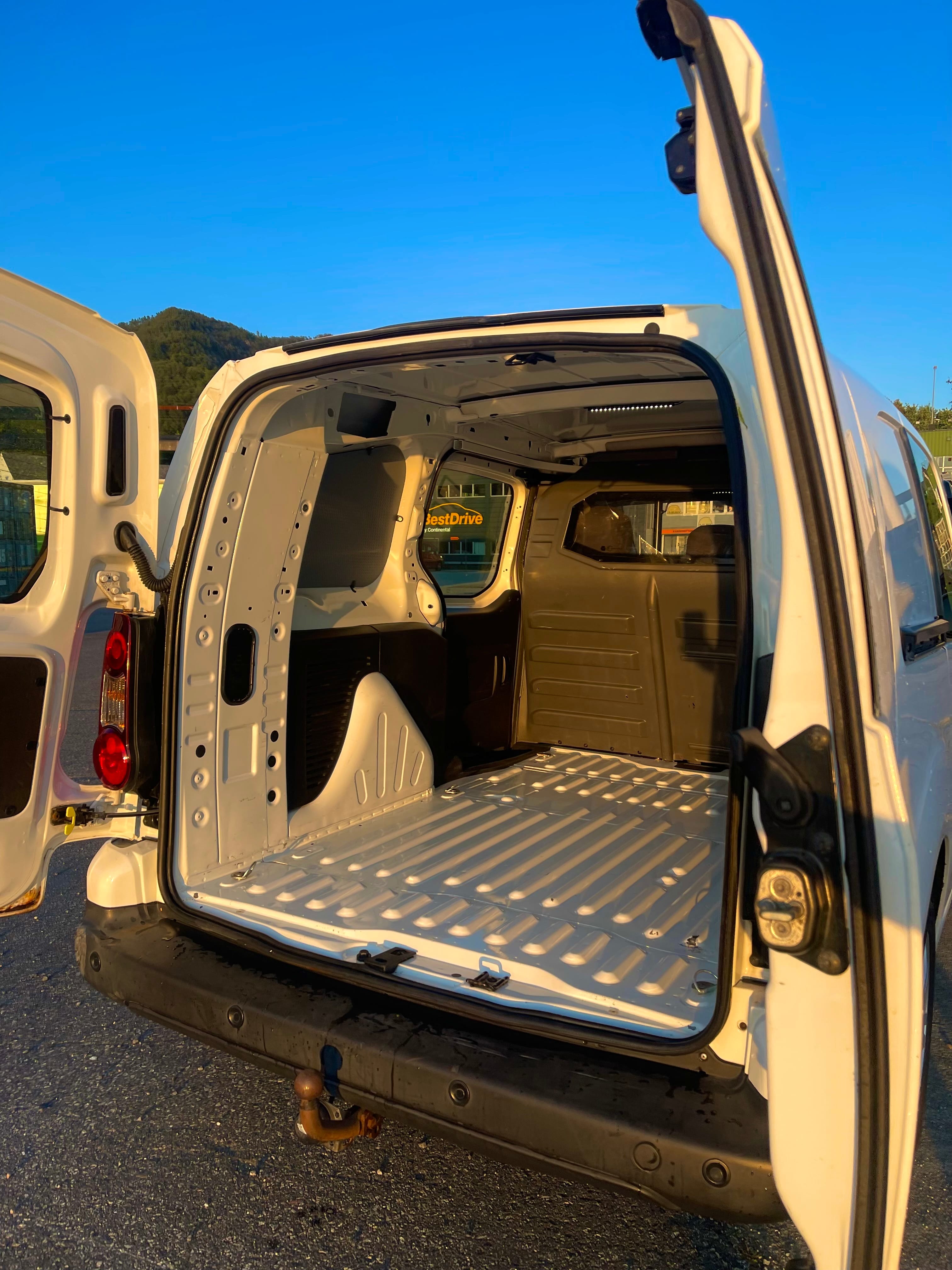 Peugeot Partner med Aircondition