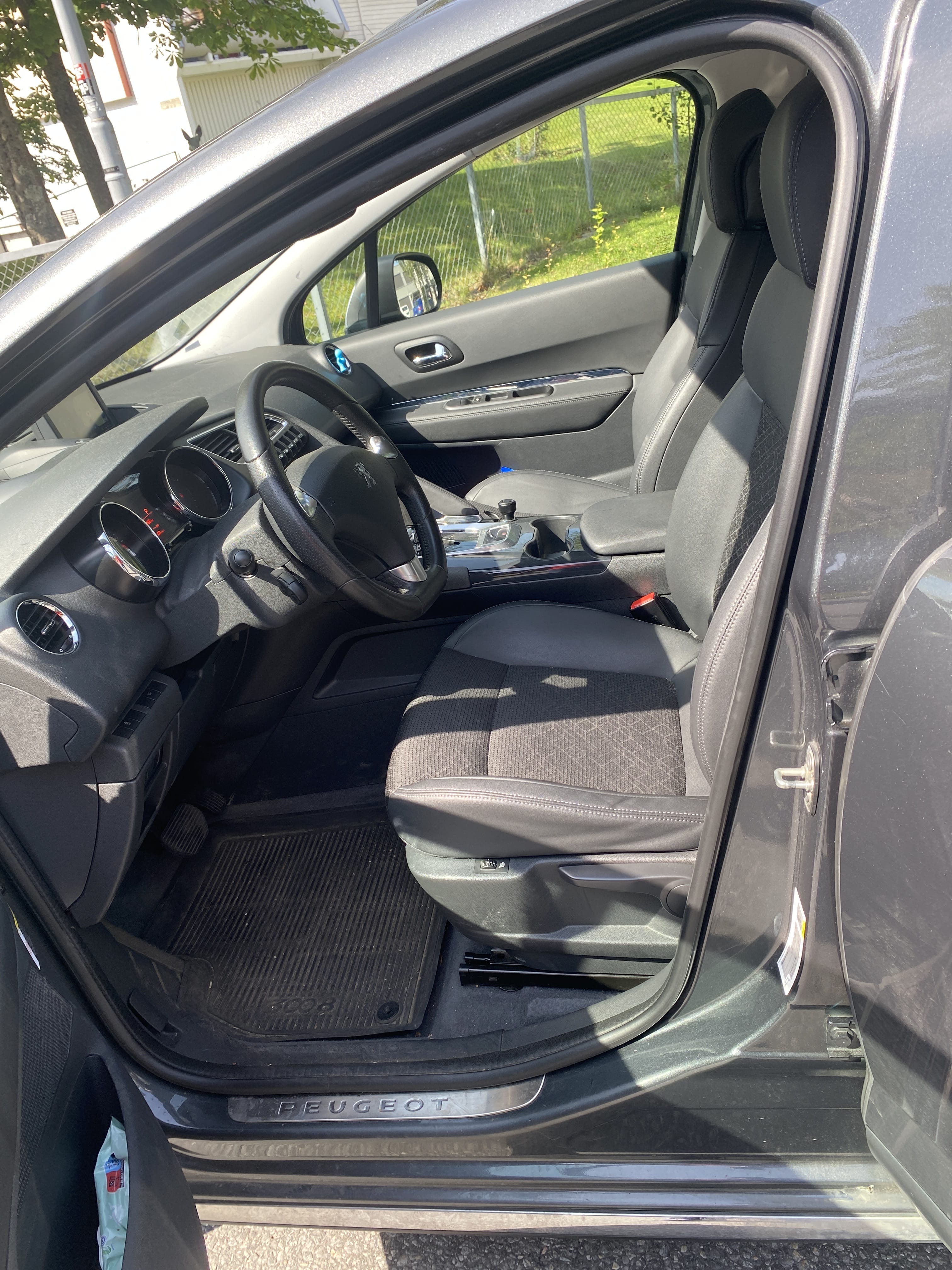Peugeot 3008 with Bluetooth audio