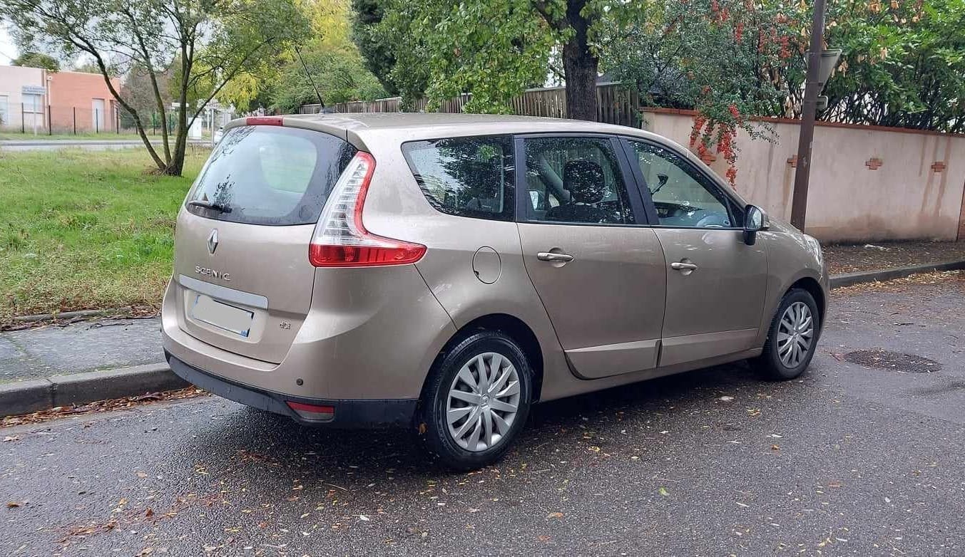 Renault Grand Scenic avec Climatisation