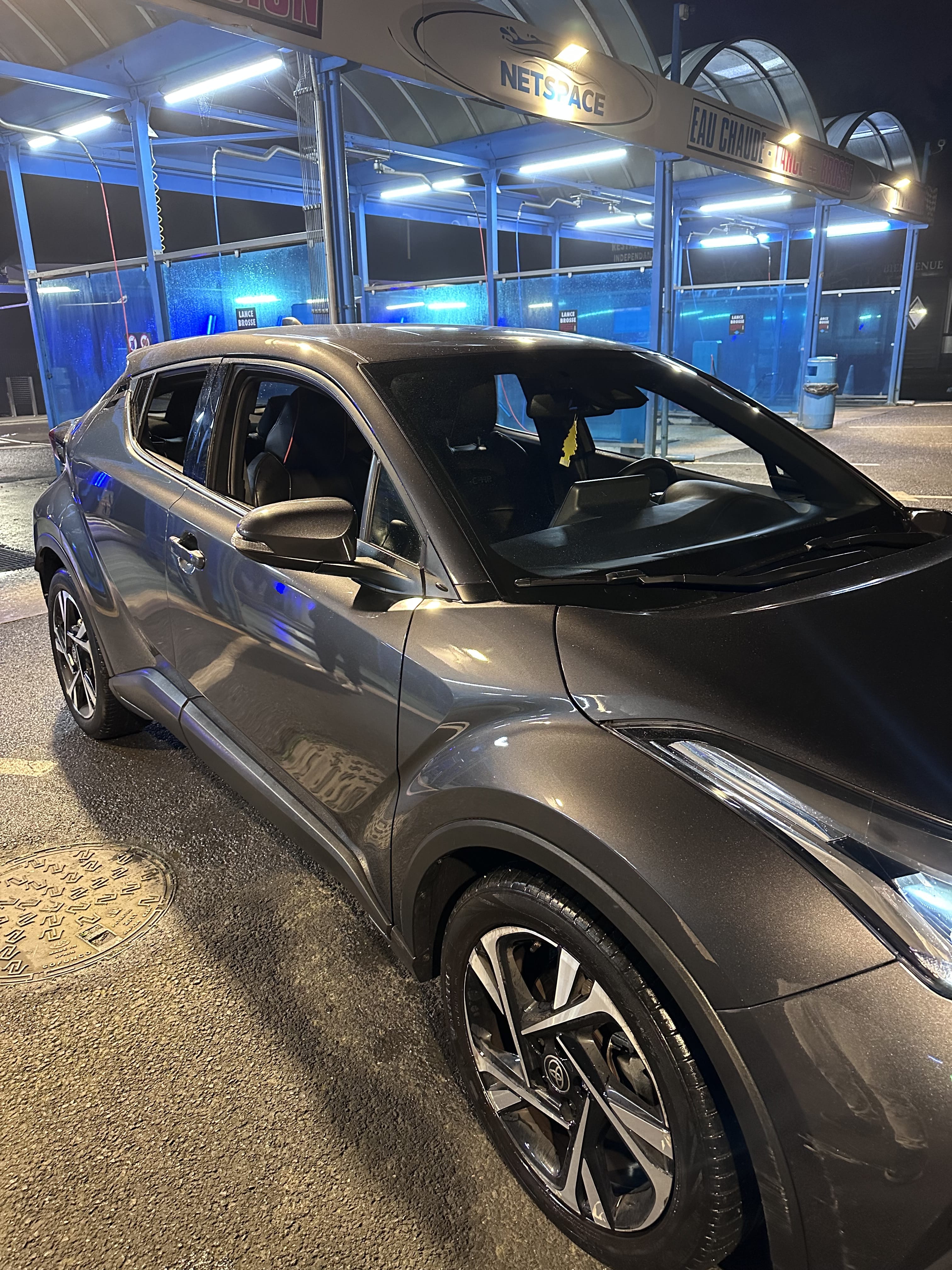 Toyota C-HR Hybrid avec GPS