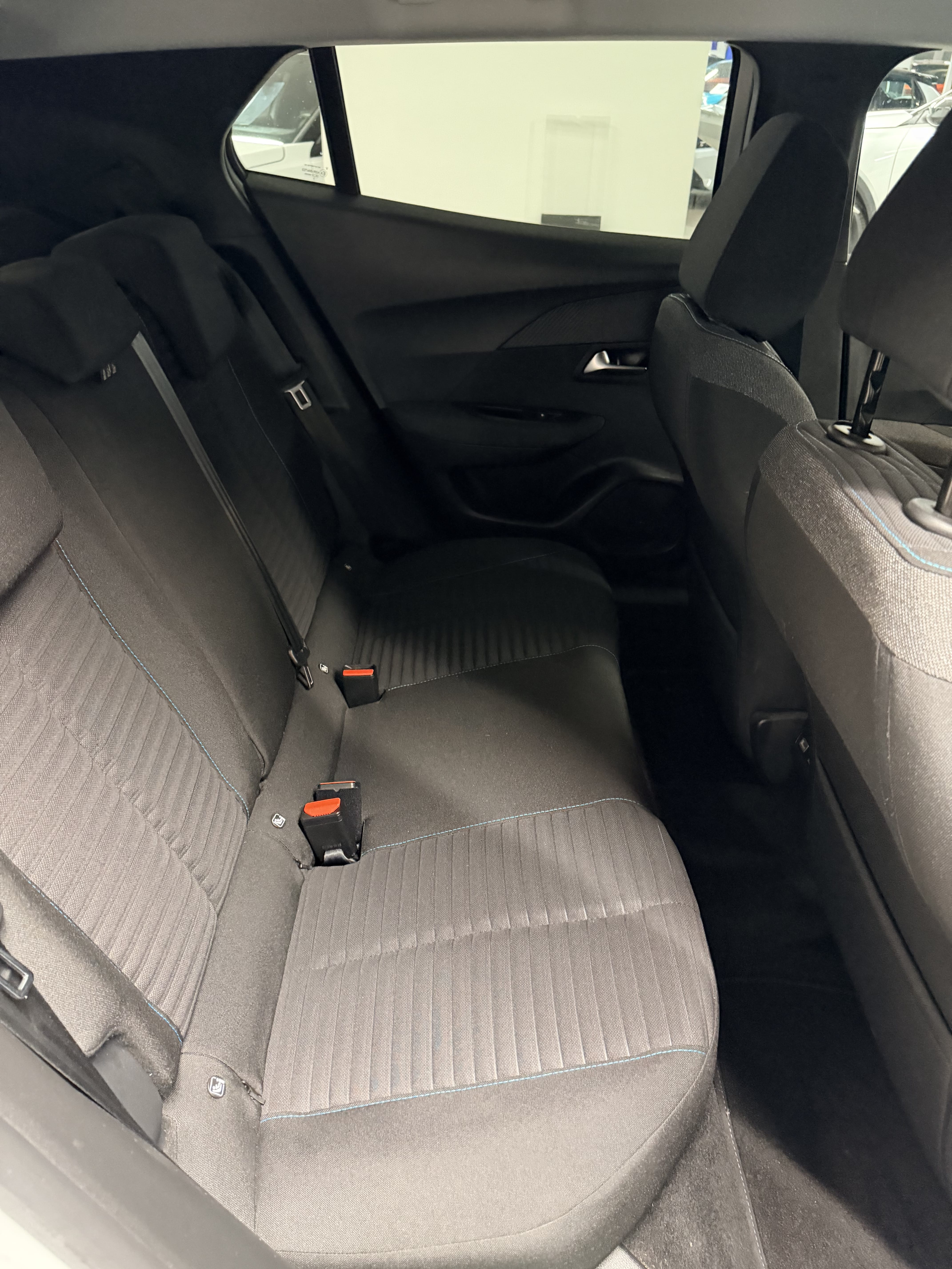 Peugeot e-2008 avec Apple CarPlay