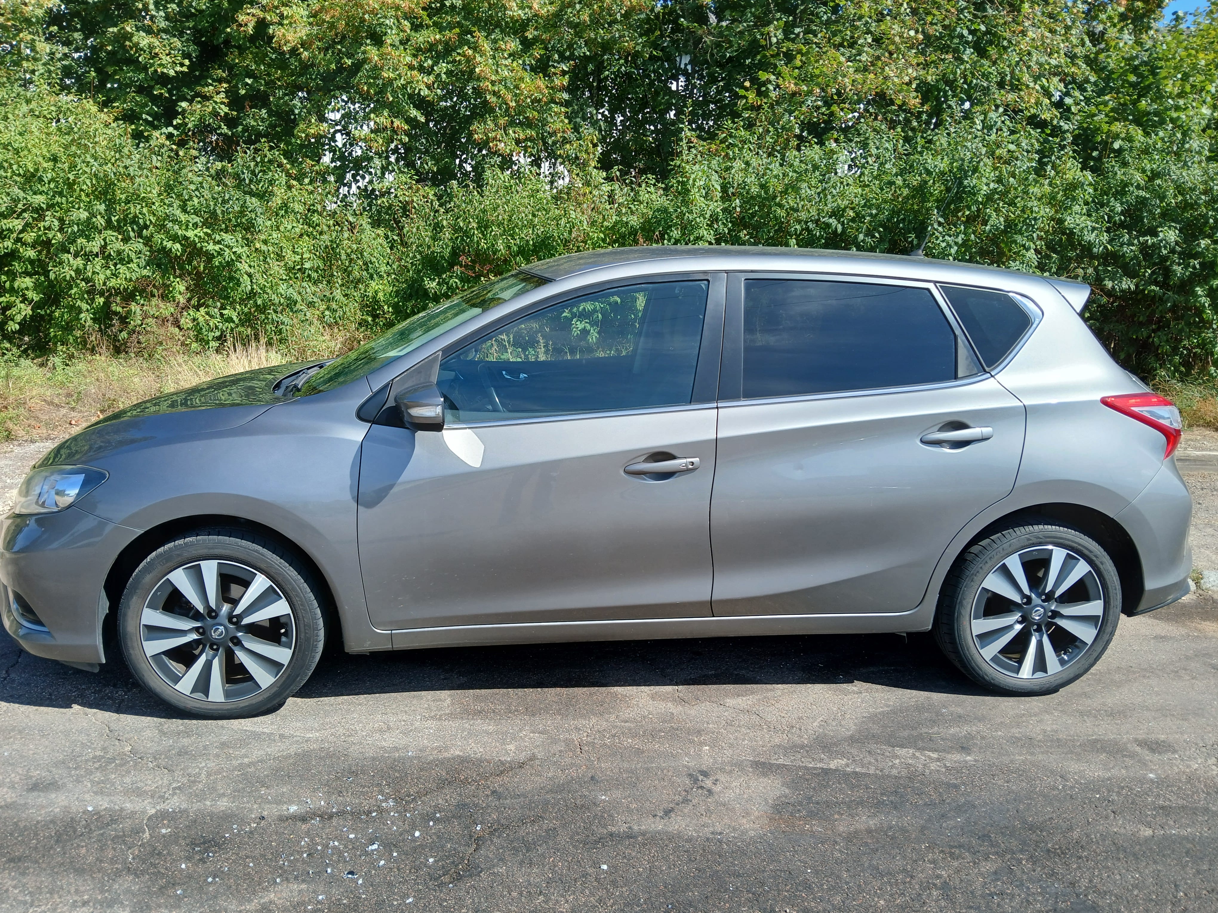 Nissan Pulsar avec Climatisation