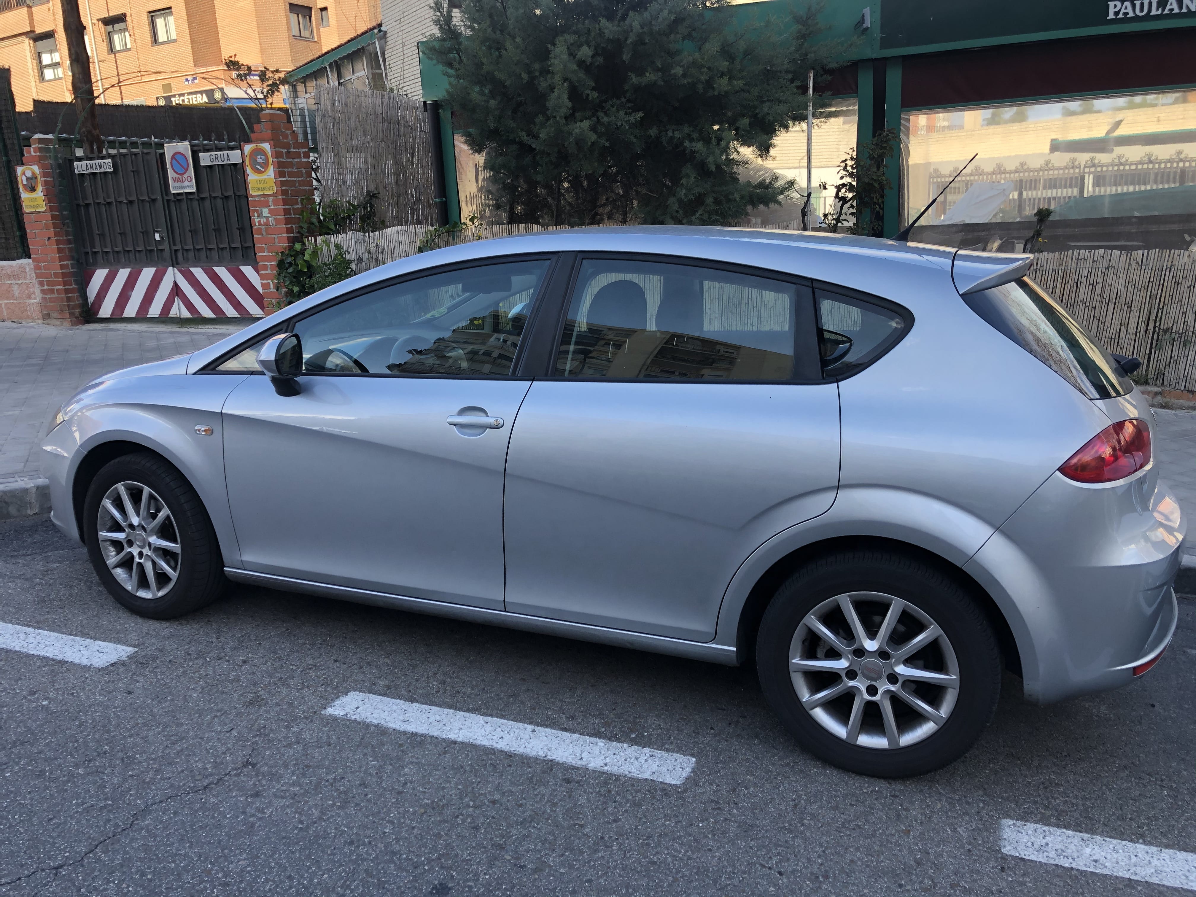Seat Leon 1.6 TDI 105 cv con Aire acondicionado