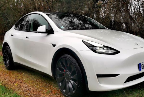 Tesla Model Y Performance avec Régulateur de vitesse