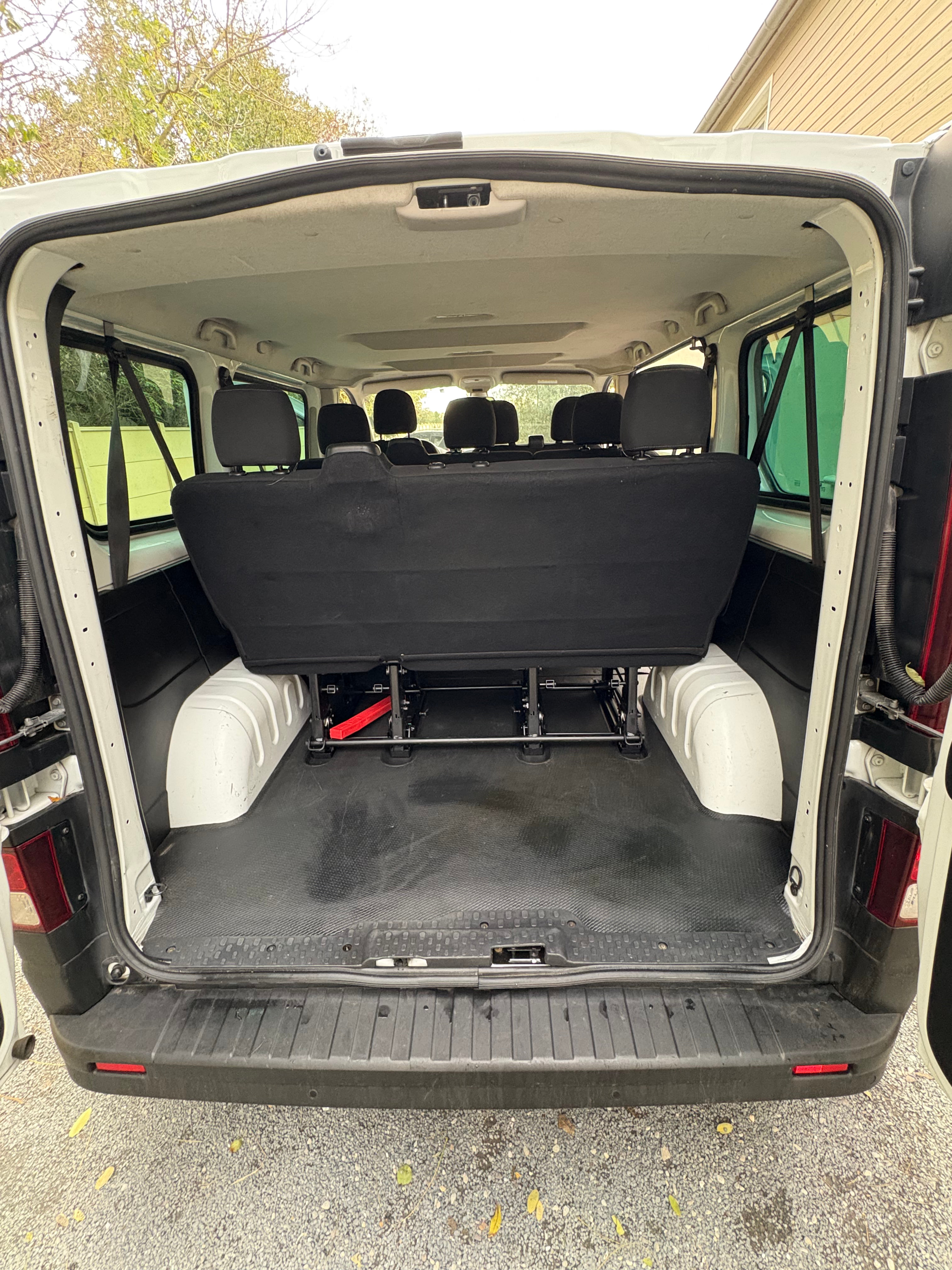 Opel Vivaro Combi