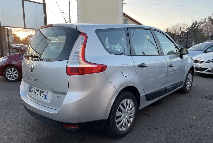 Renault Grand Scenic avec Climatisation