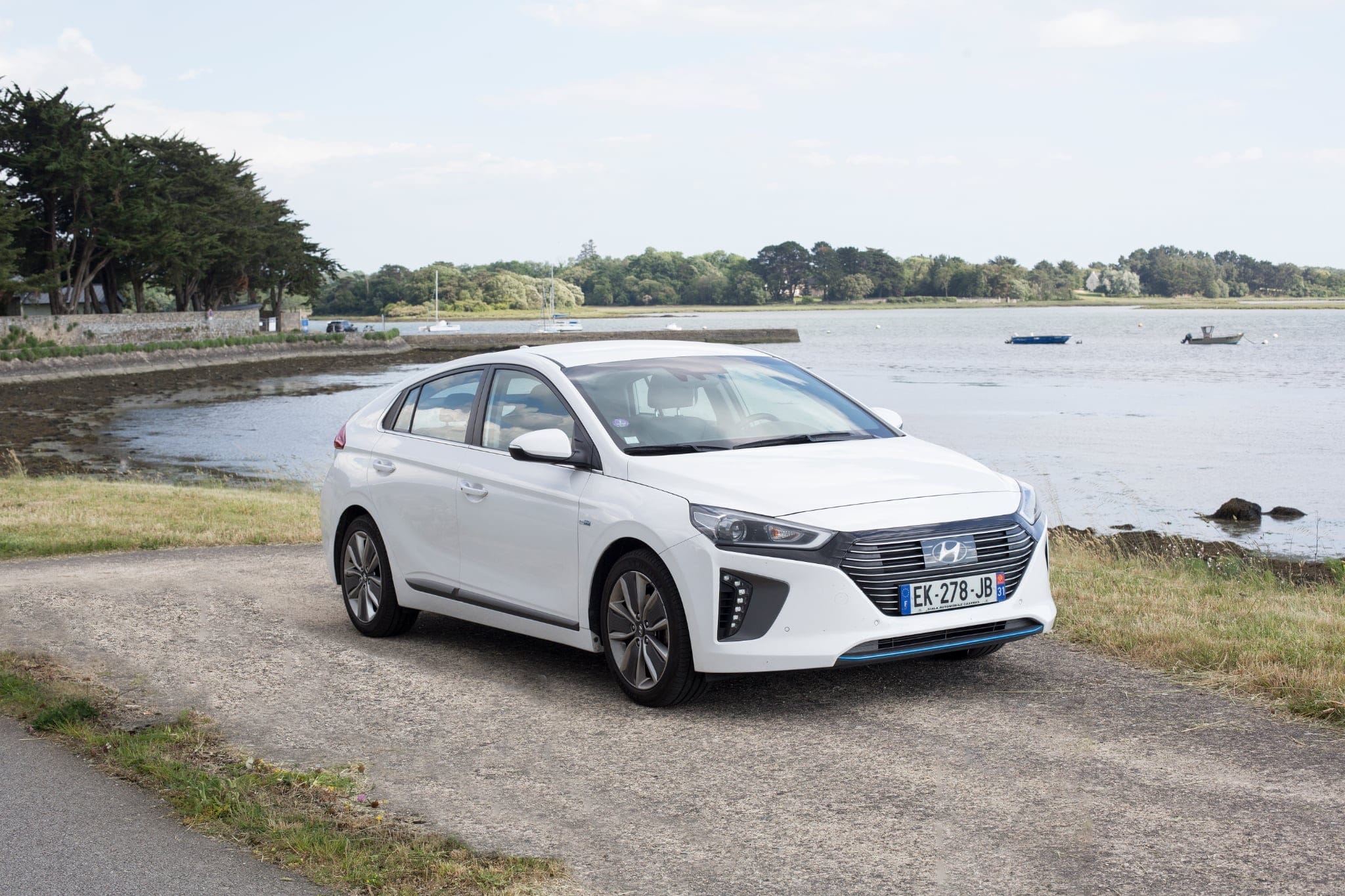 Hyundai Ioniq, 2017, Essence 98 / Électrique (hybride), automatique