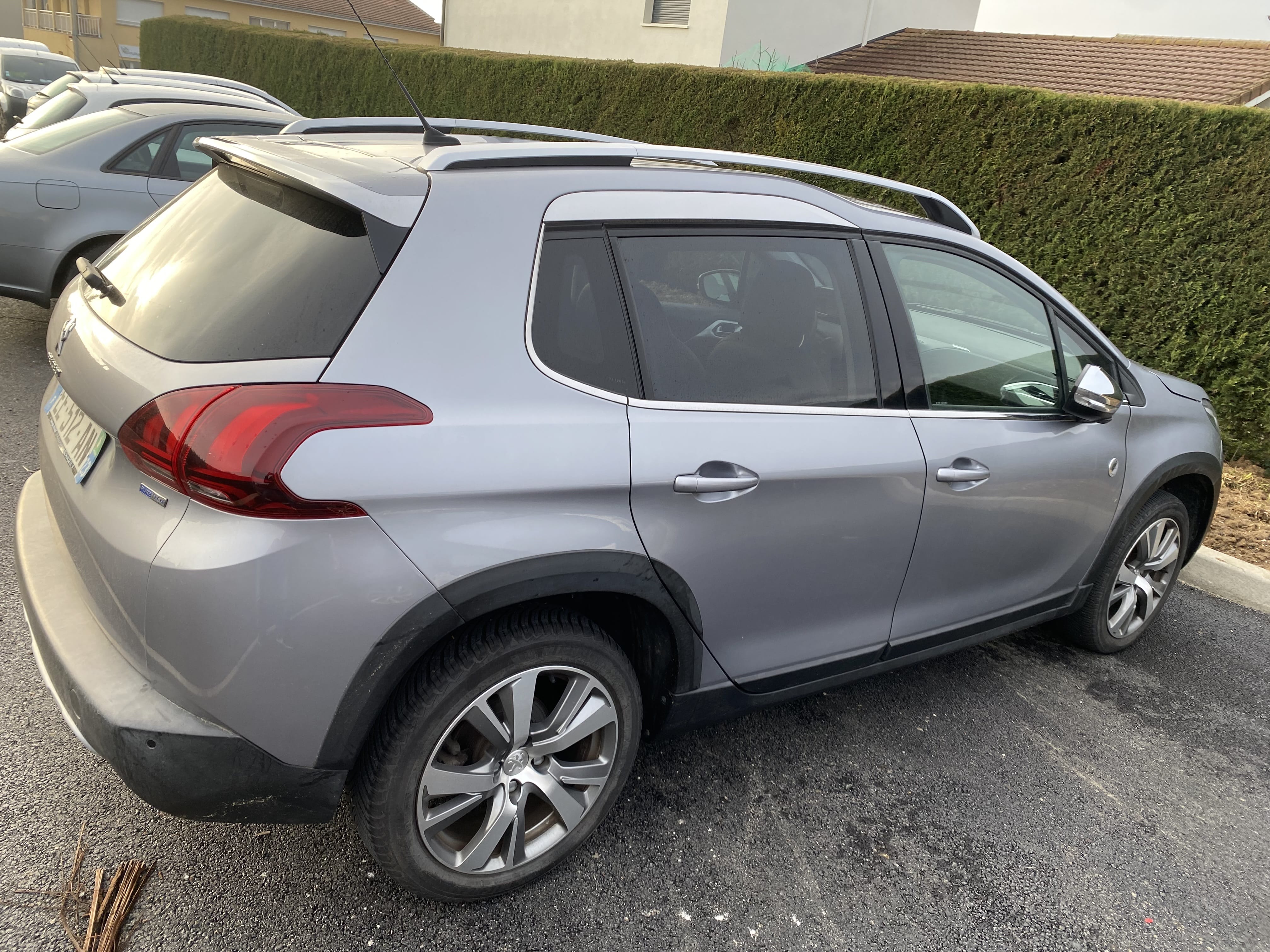 Peugeot 2008, 2016, Essence 95