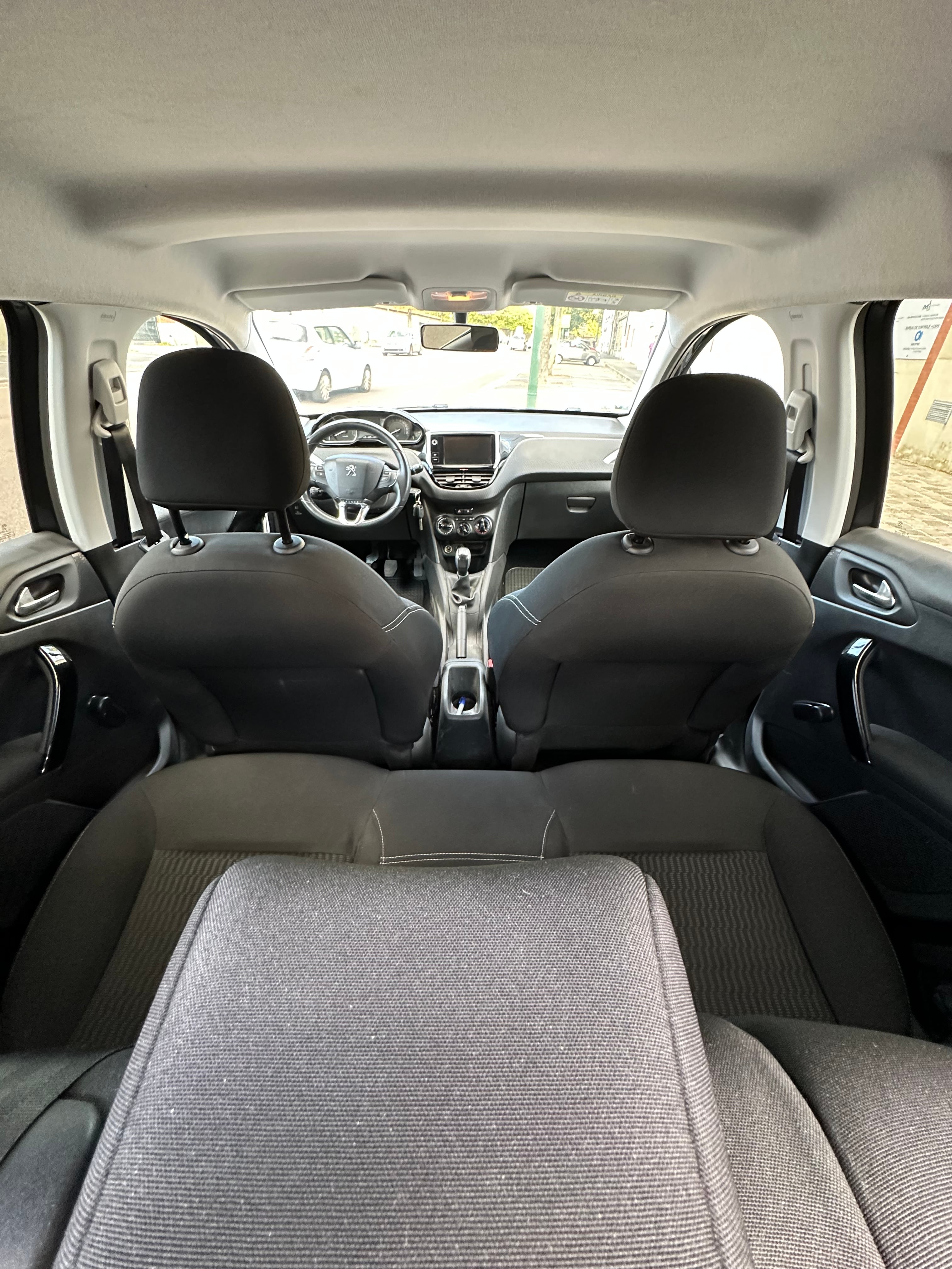 Peugeot 208 avec Climatisation